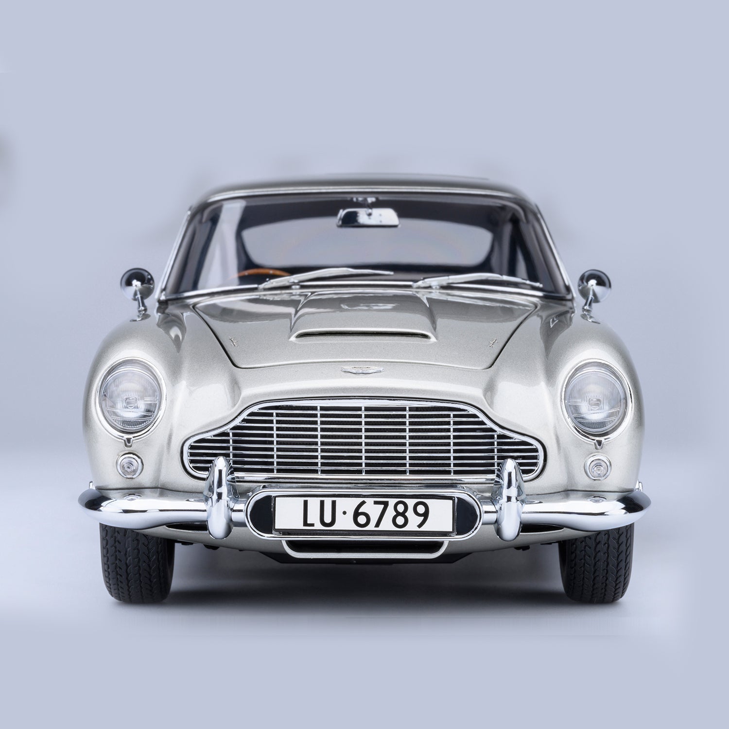 James Bond Aston Martin DB5 Model Car - Goldfinger Edition - By AUTOart