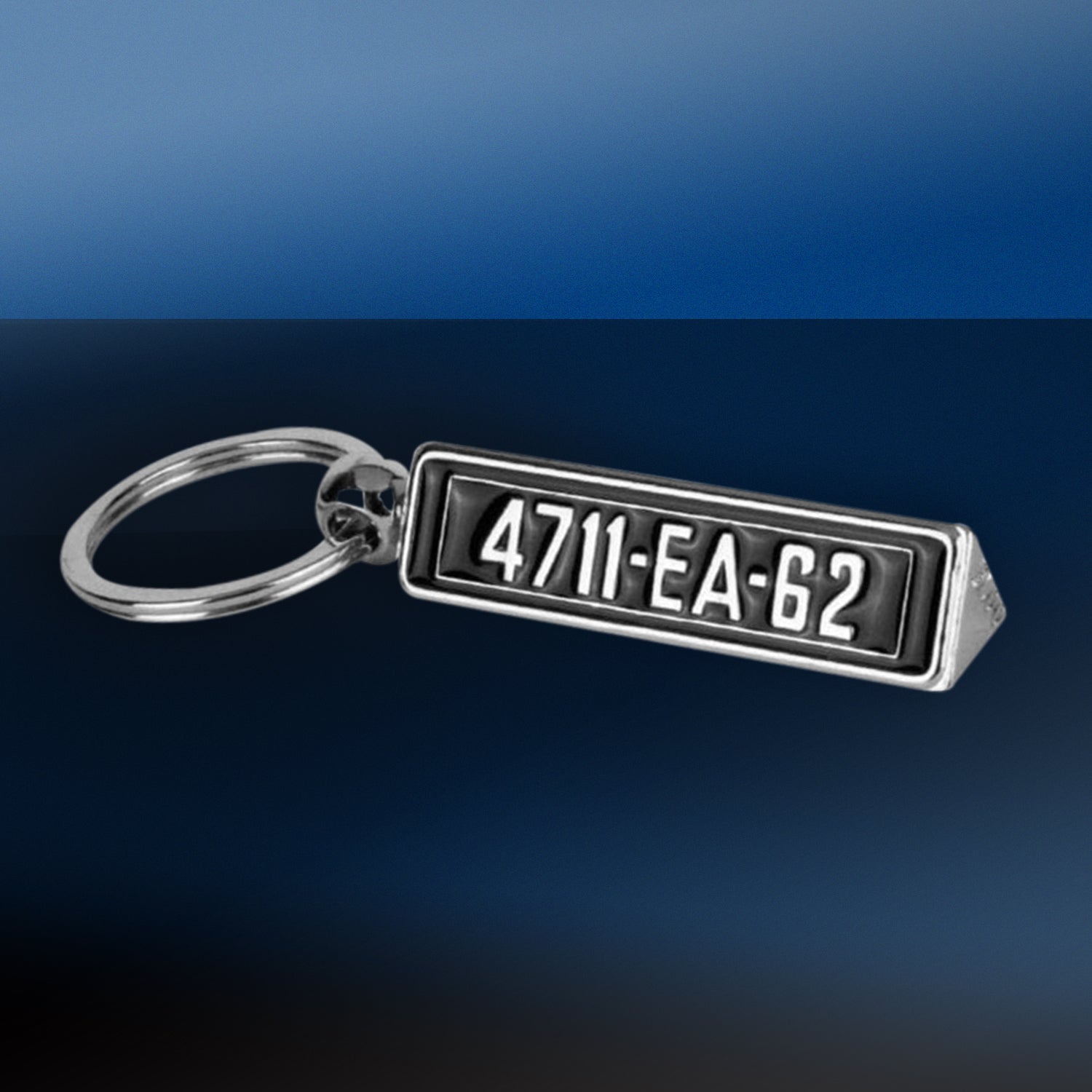 James Bond Aston Martin DB5 Number Plate Keyring