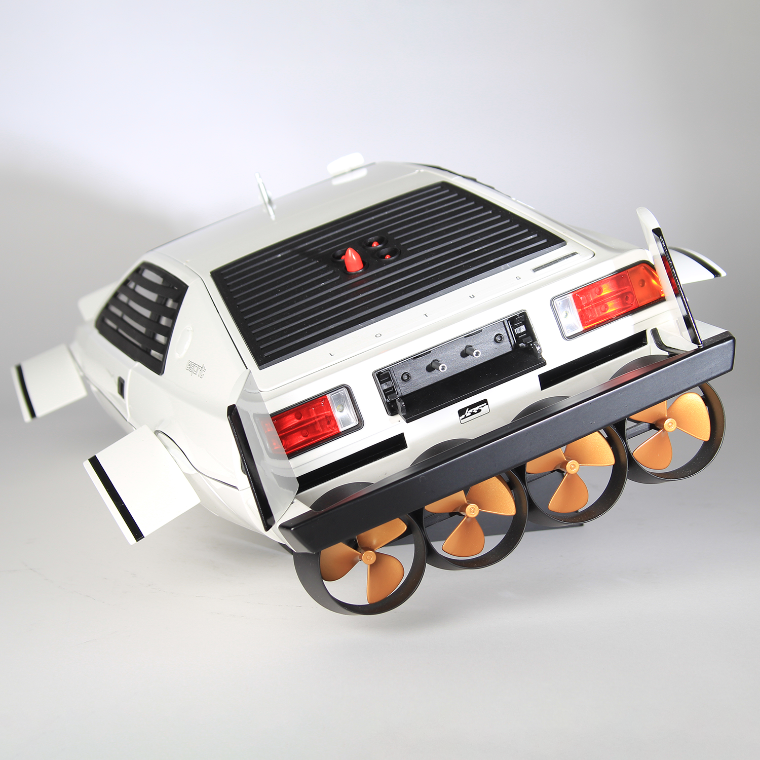 James Bond The Spy Who Loved Me Lotus Esprit Model Car Kit - Collector's Numbered Edition - By Agora Models