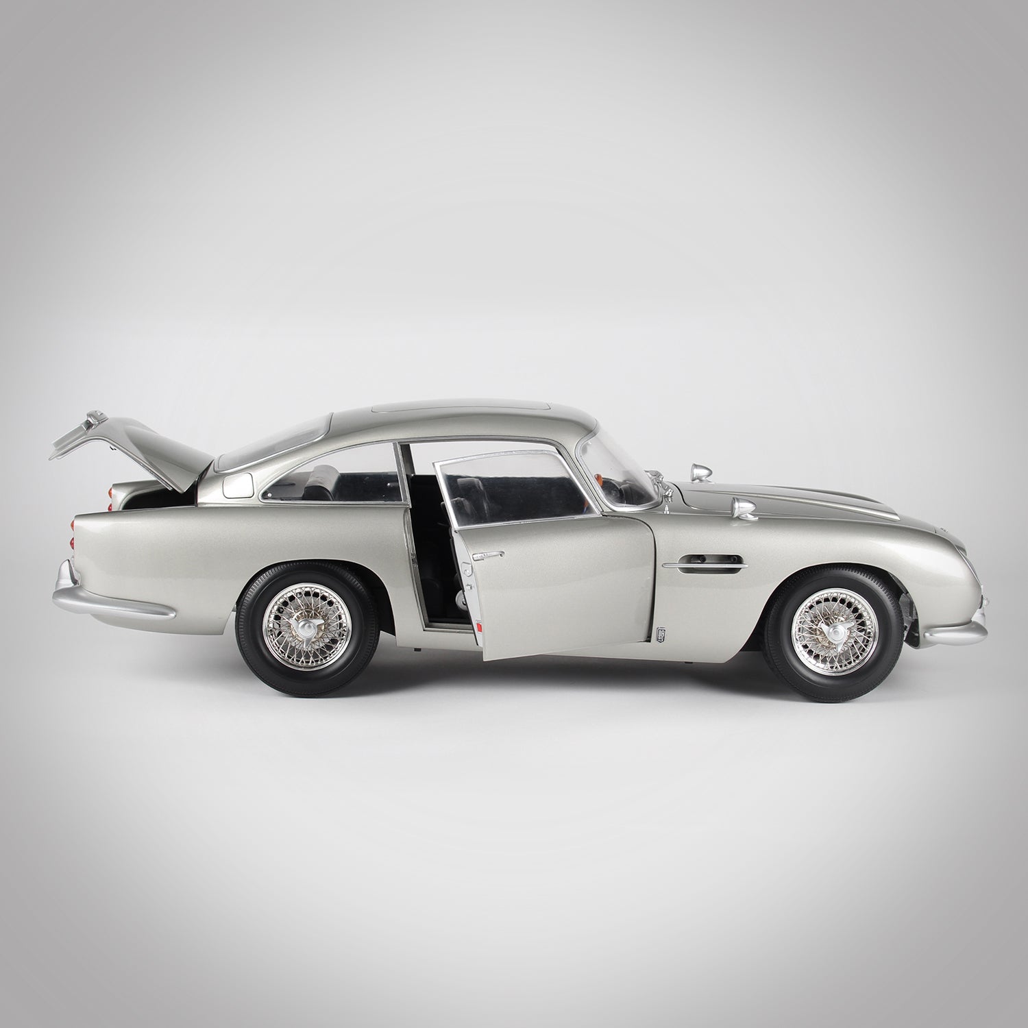 James Bond No Time To Die Aston Martin DB5 Model Car Kit - Numbered Collector's Edition - By Agora Models
