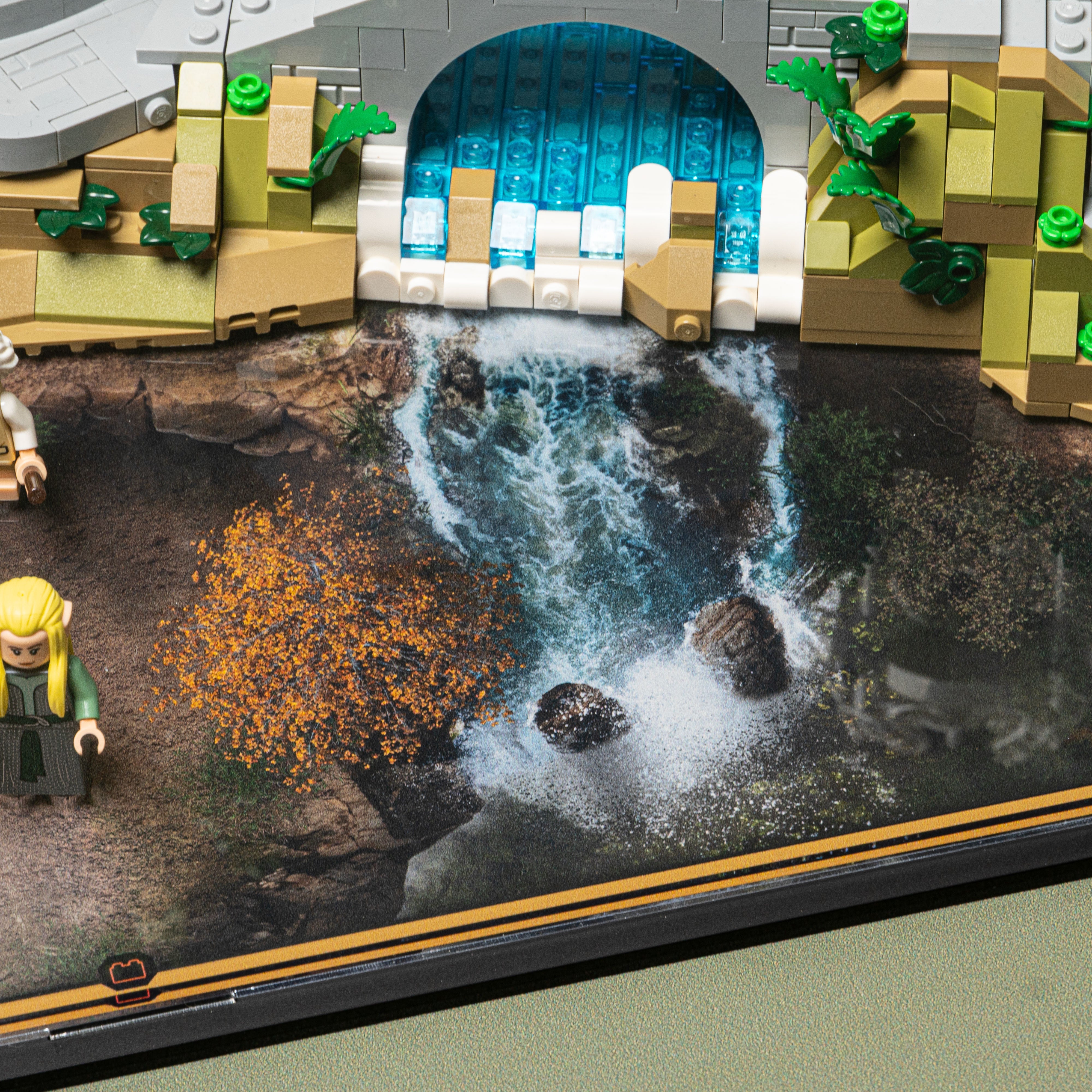 Display Case for LEGO® Icons: Lord of the Rings Rivendell™ (10316)