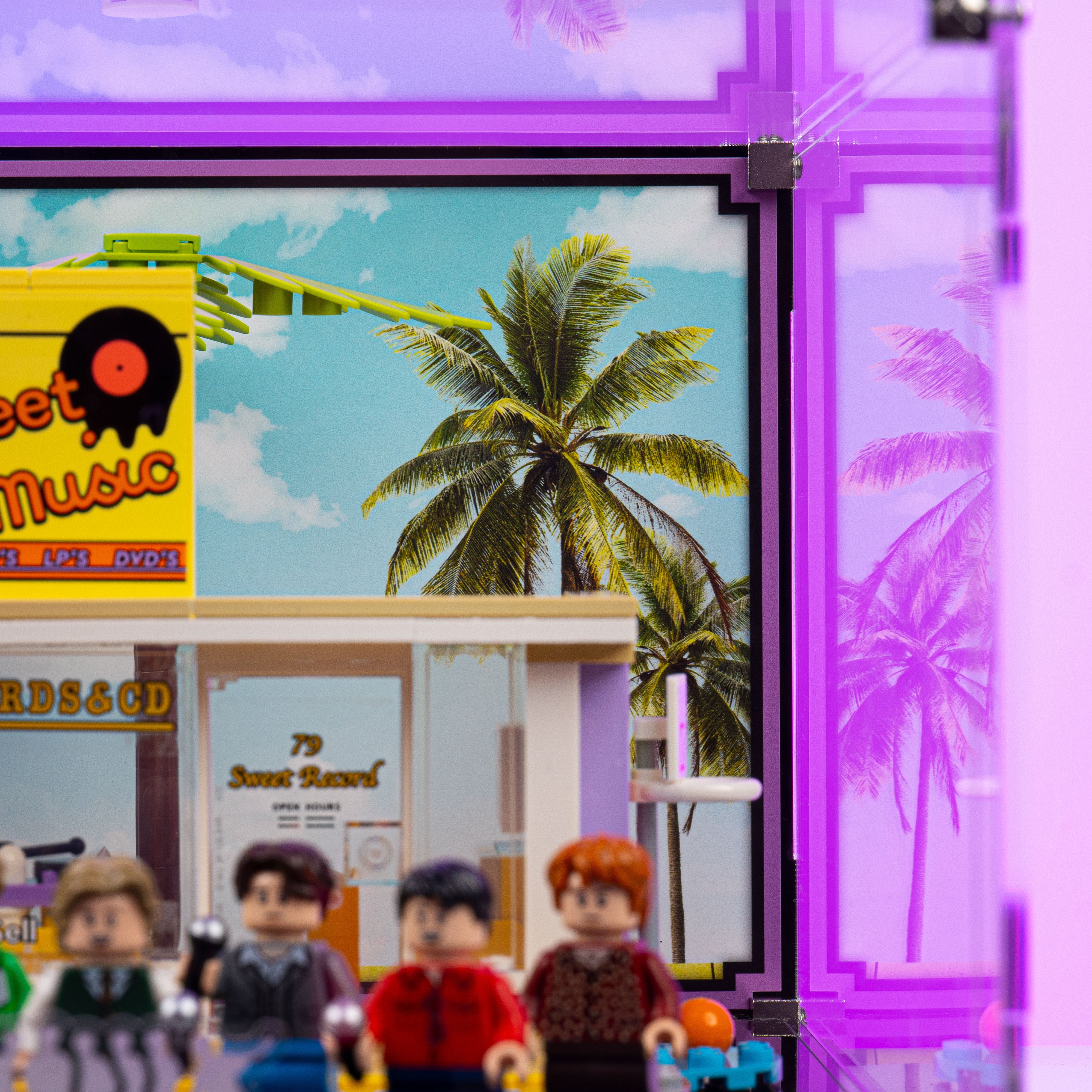Display Case for LEGO® Ideas: BTS Dynamite (21339)