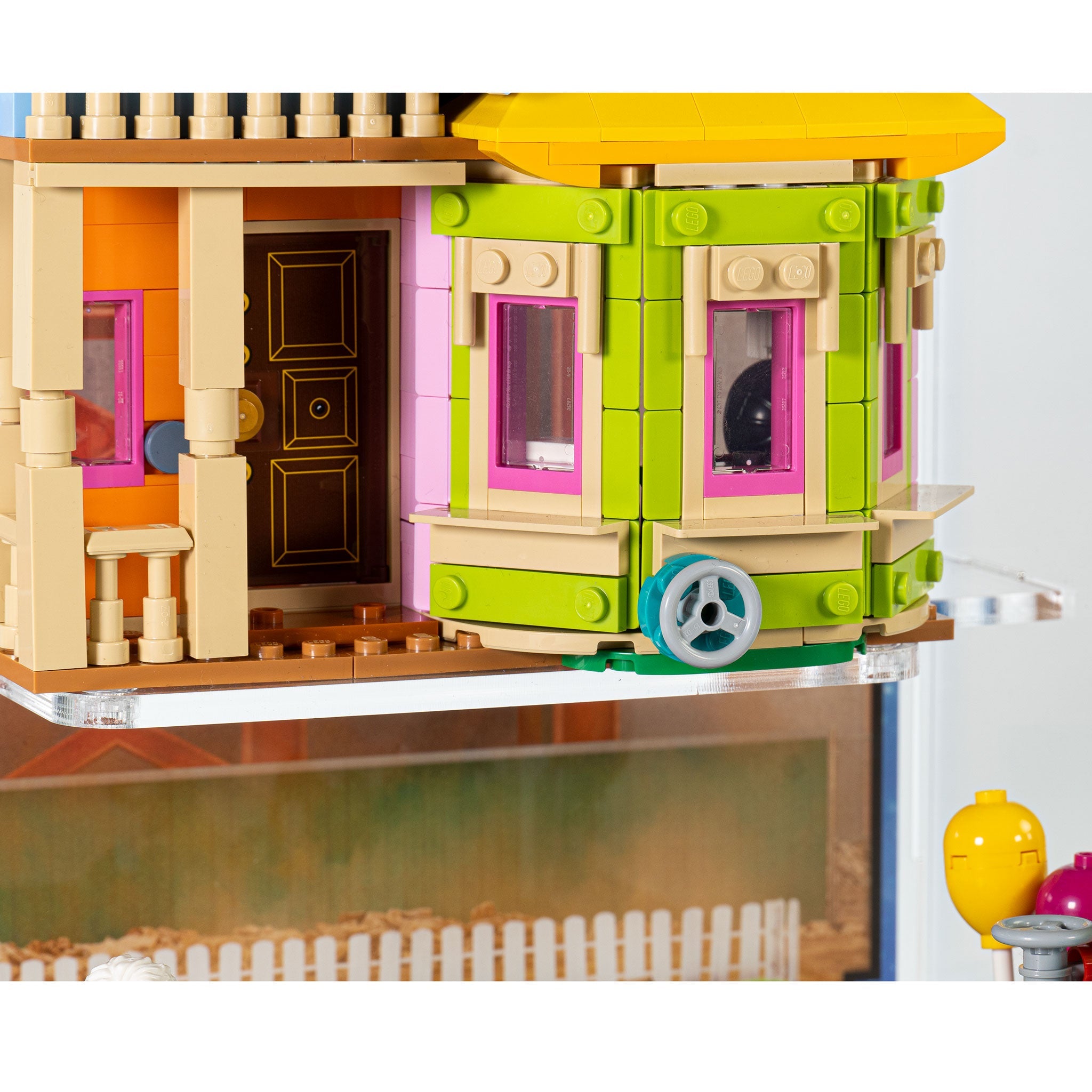 Limited Edition Display Case for LEGO® ‘Up’ House (43217)