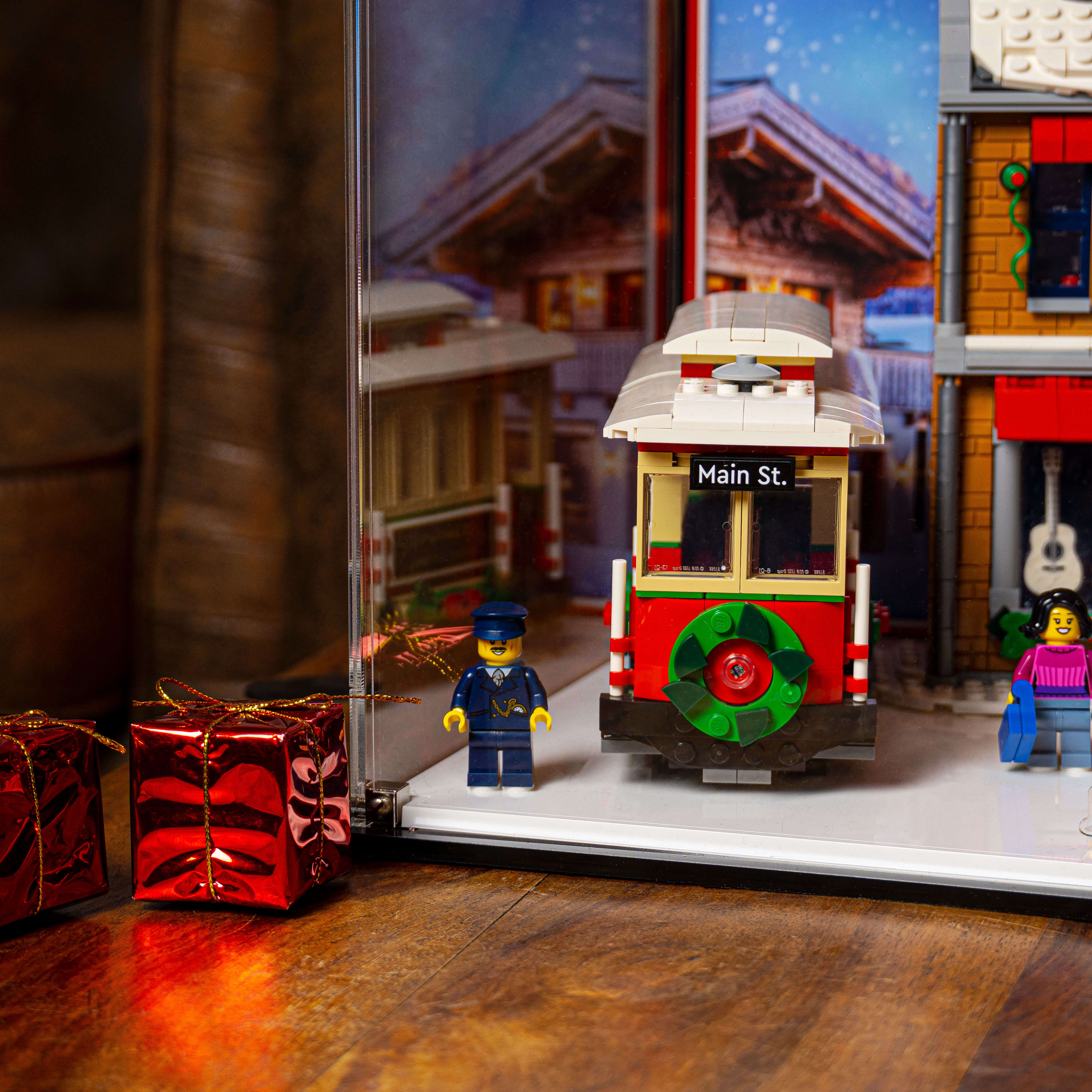 Display Case for LEGO® Icons: Holiday Main Street (10308)