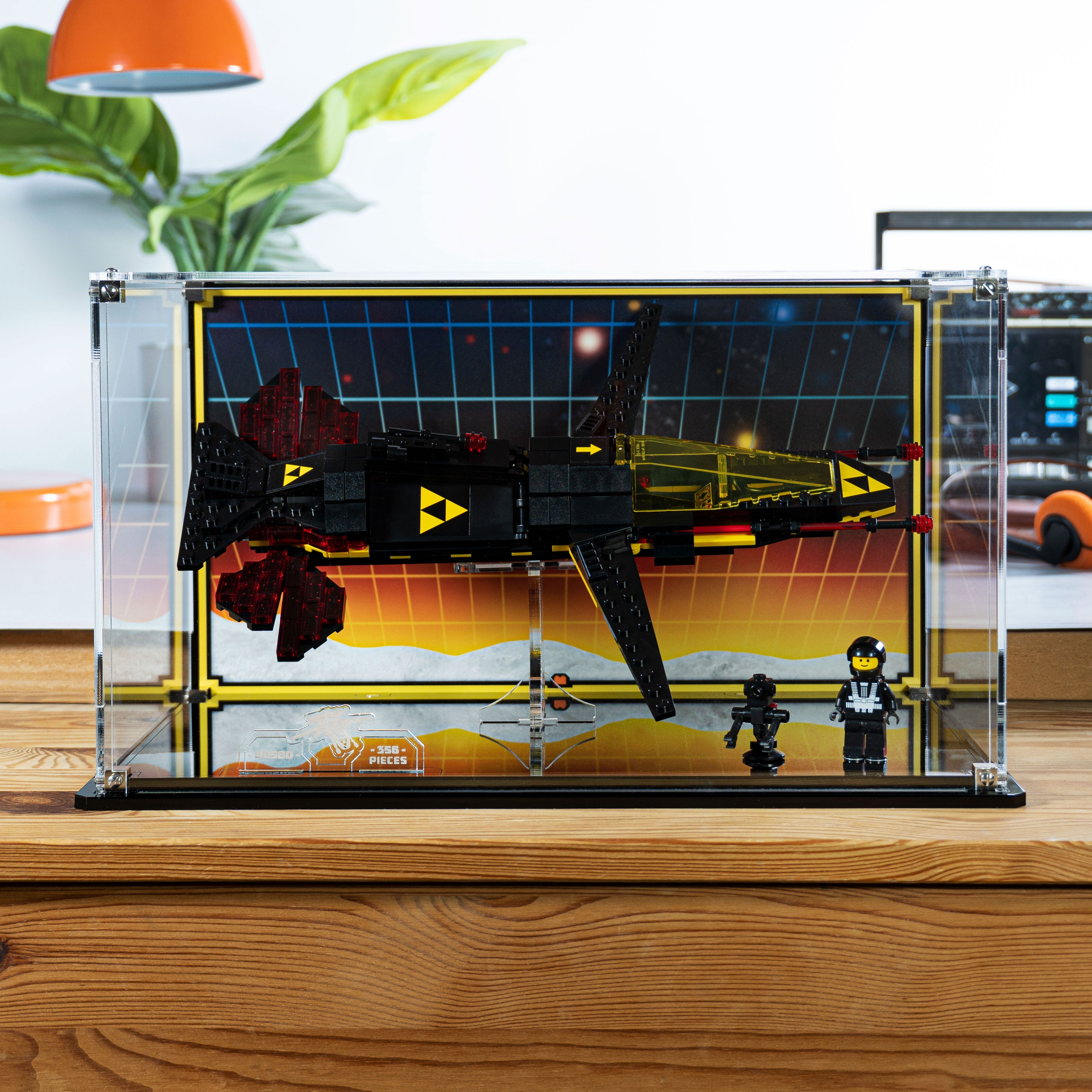 Display Case for LEGO® Blacktron Cruiser (40580)