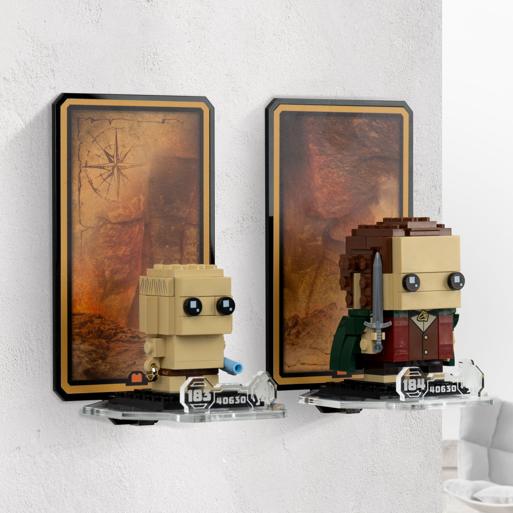 Wall mounted Display for LEGO® Brickheadz: Frodo™ & Gollum™ (40630)