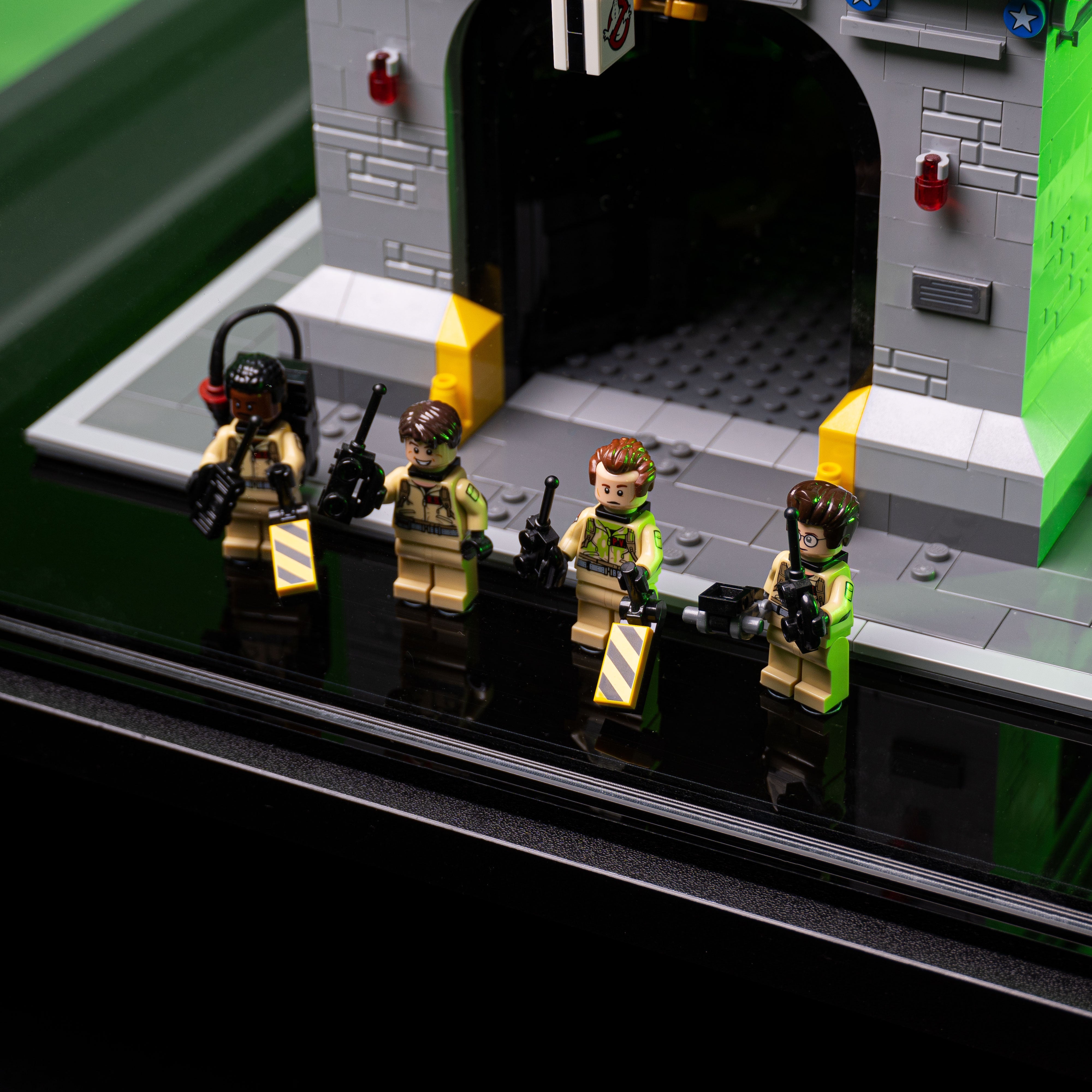 Display Case for LEGO® Ghostbusters Firehouse Headquarters (75827)