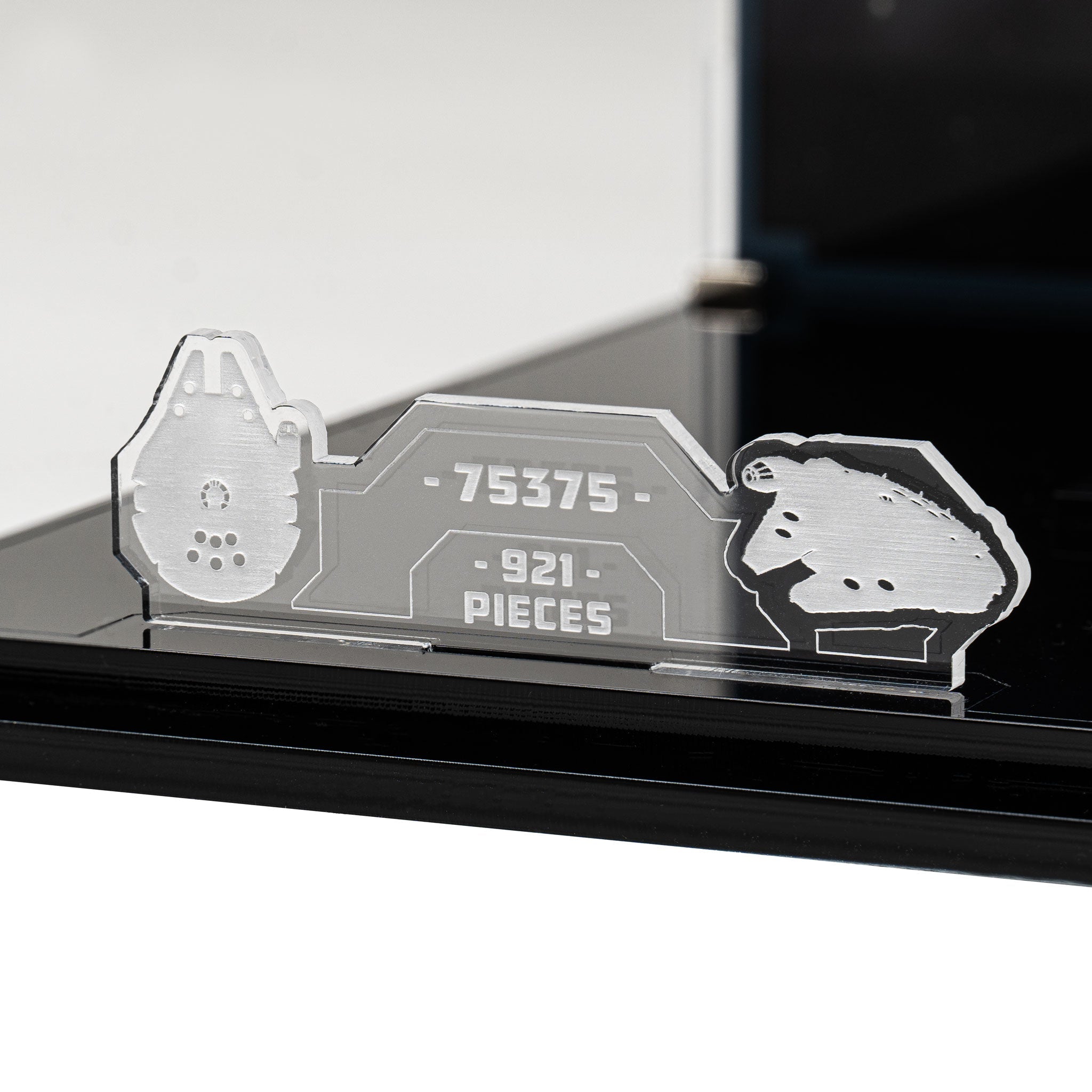 Horizontal & Angled Display Cases for LEGO® Star Wars™ Midi Scale Millennium Falcon™ (75375)