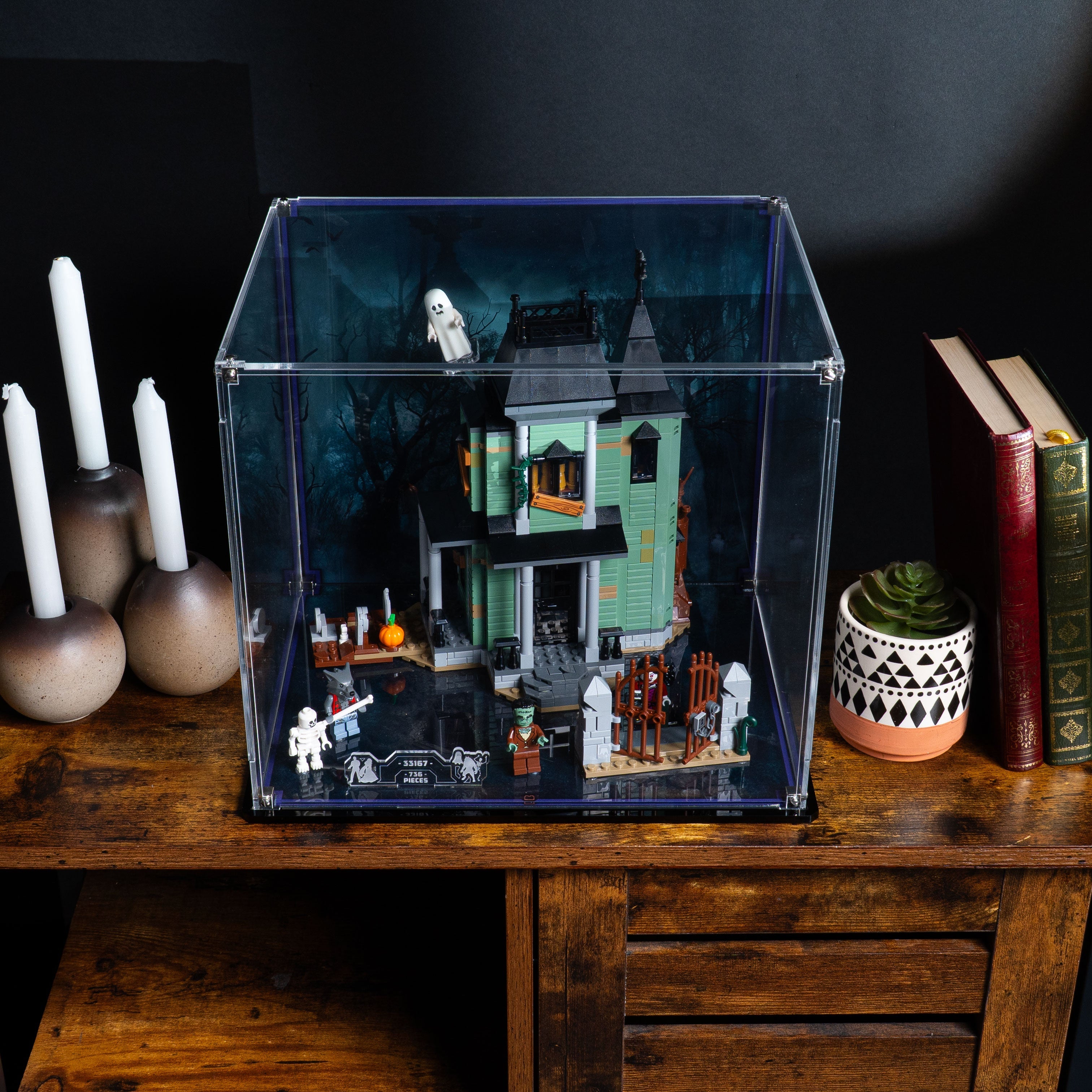 Display Case for LEGO® Creator: Haunted Mansion (31167)