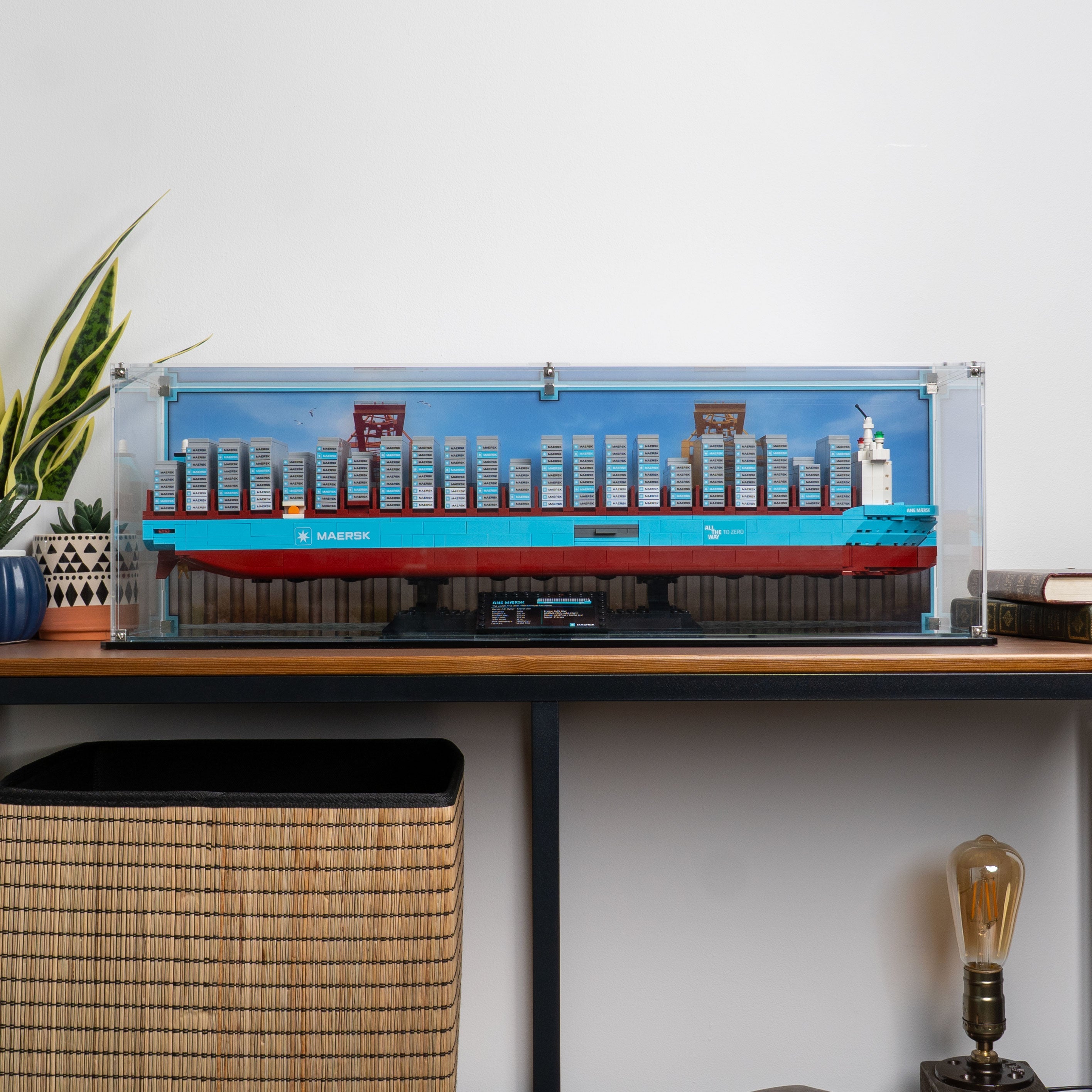 Display Case for LEGO® Maersk Dual-Fuel Container Vessel (40955)