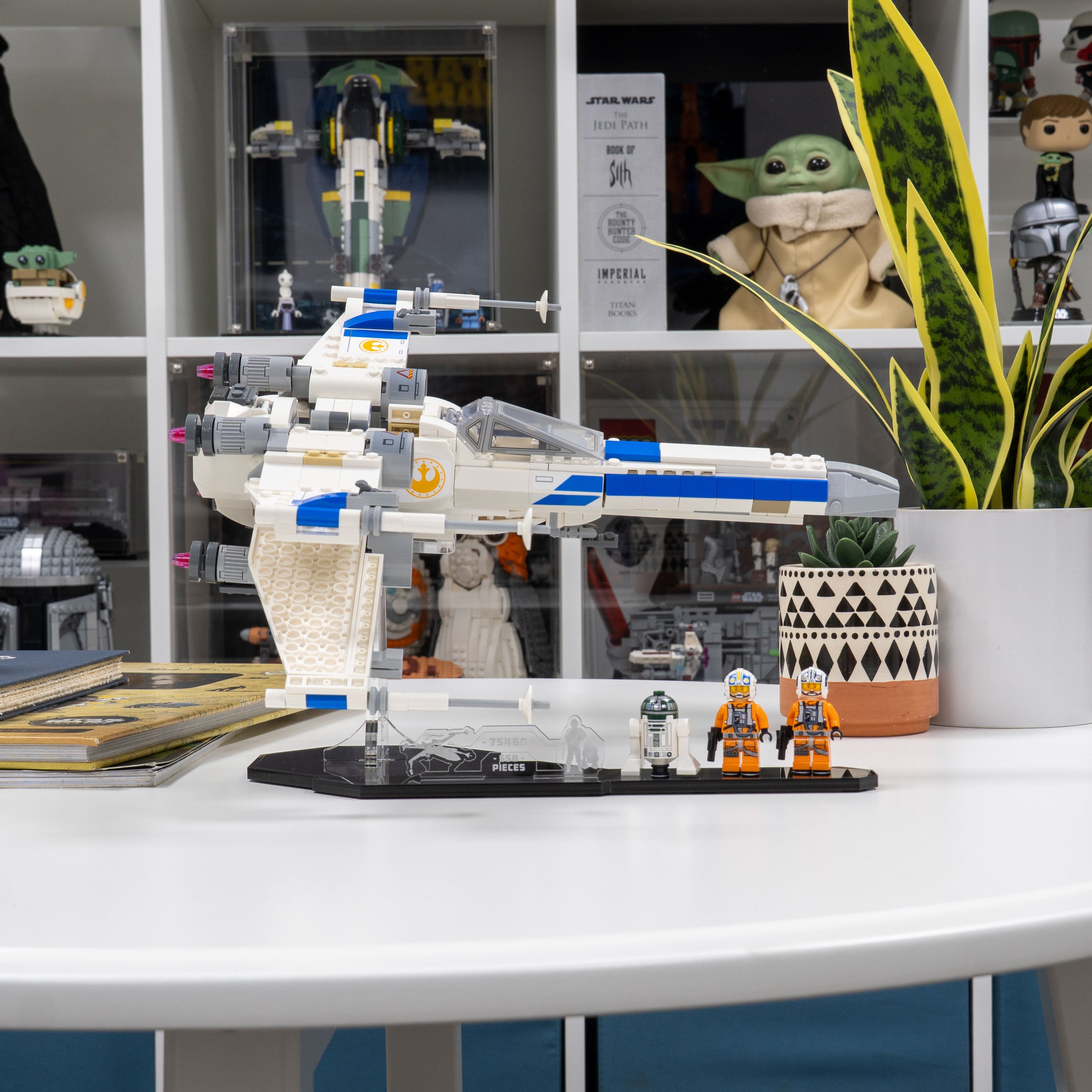 Display Stand for LEGO® Star Wars: New Republic X-Wing Starfighter™ (75460)