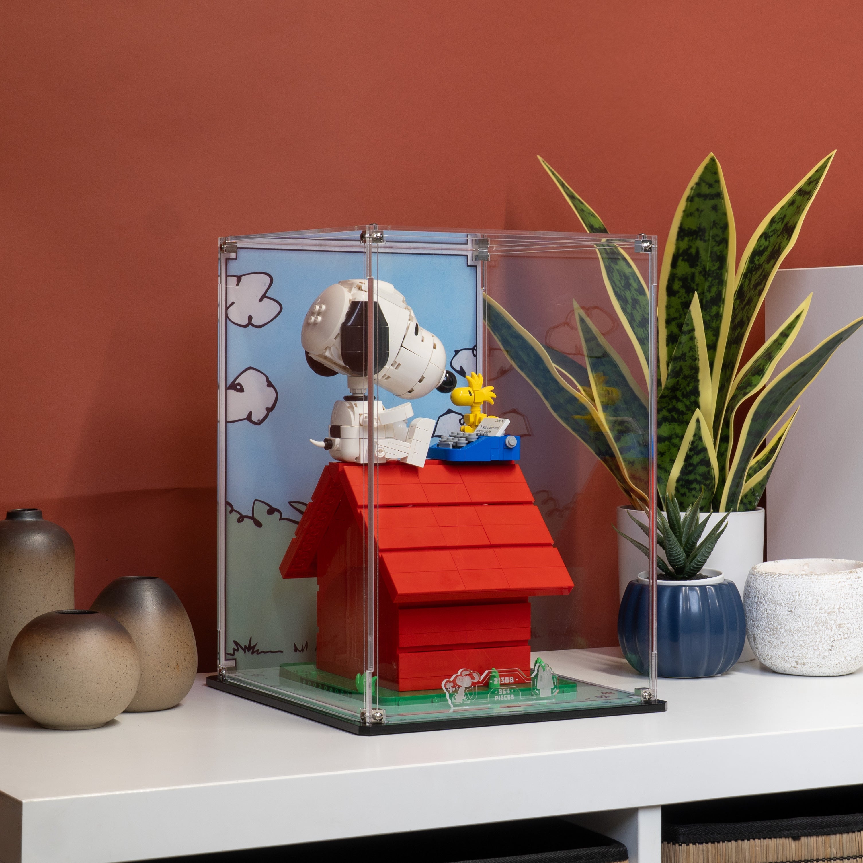 Display Case for LEGO® Ideas: Peanuts: Snoopy's Doghouse (21368)