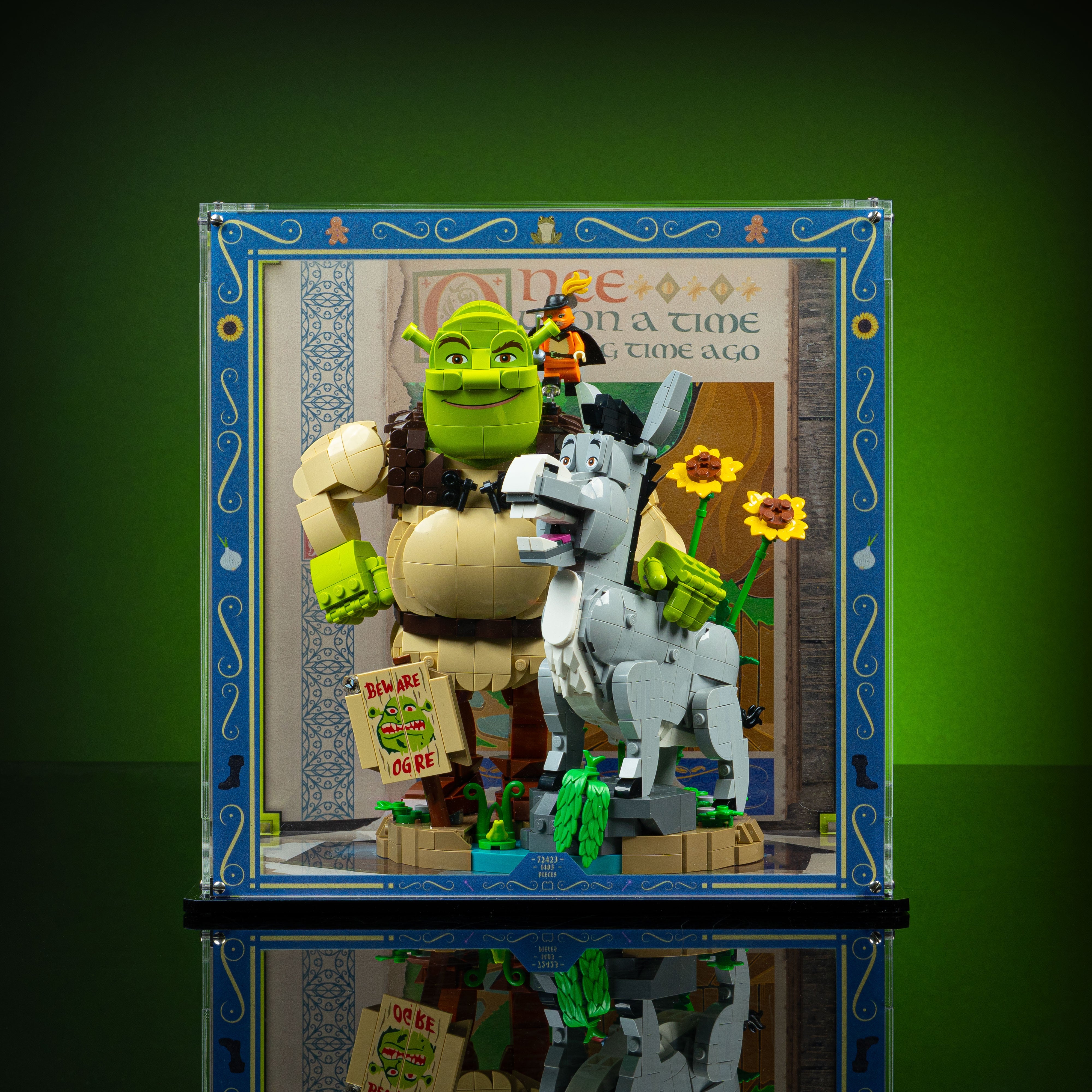 Limited Edition Display Case for LEGO® Shrek, Donkey & Puss in Boots (72423)