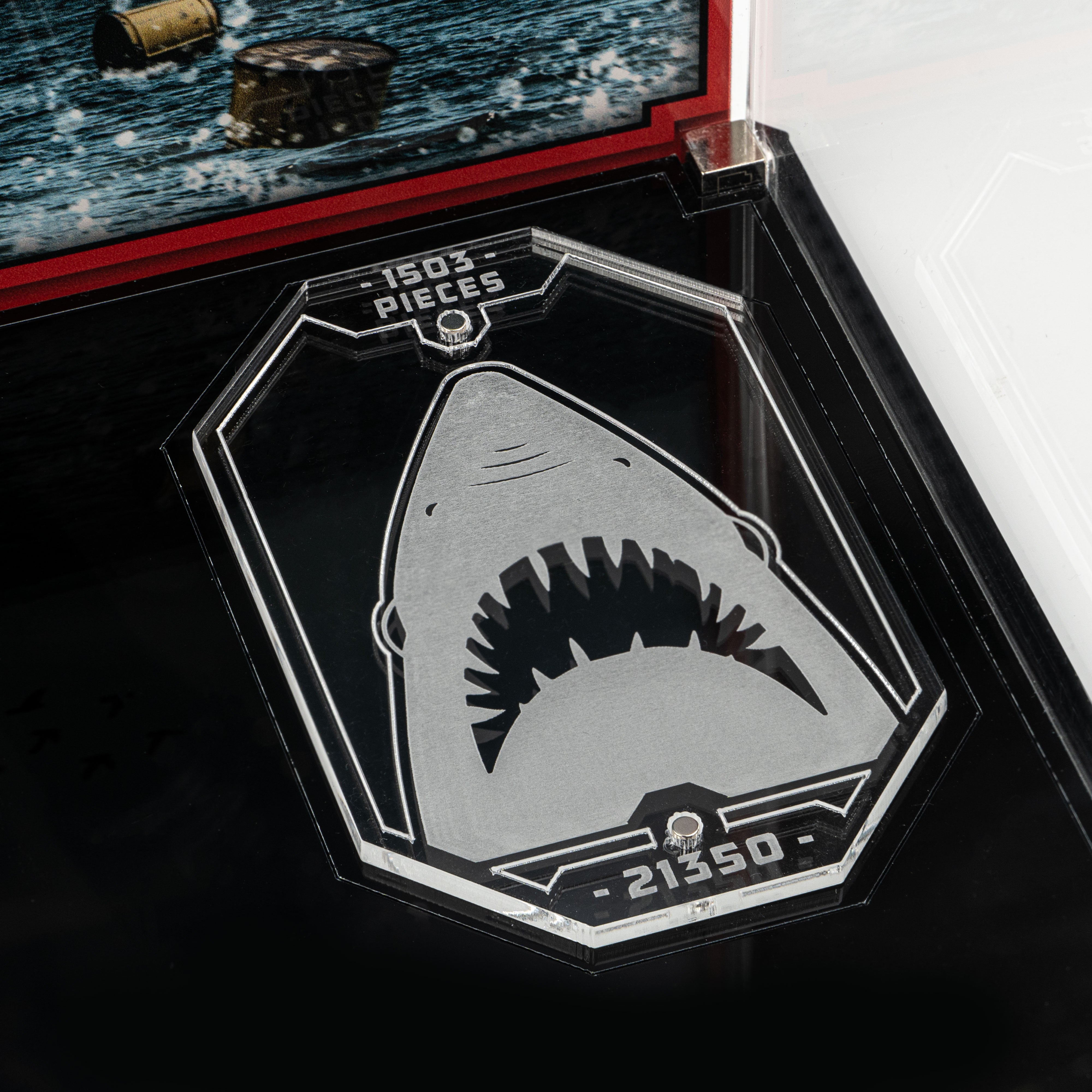 Display Case for LEGO® Ideas Jaws (21350)