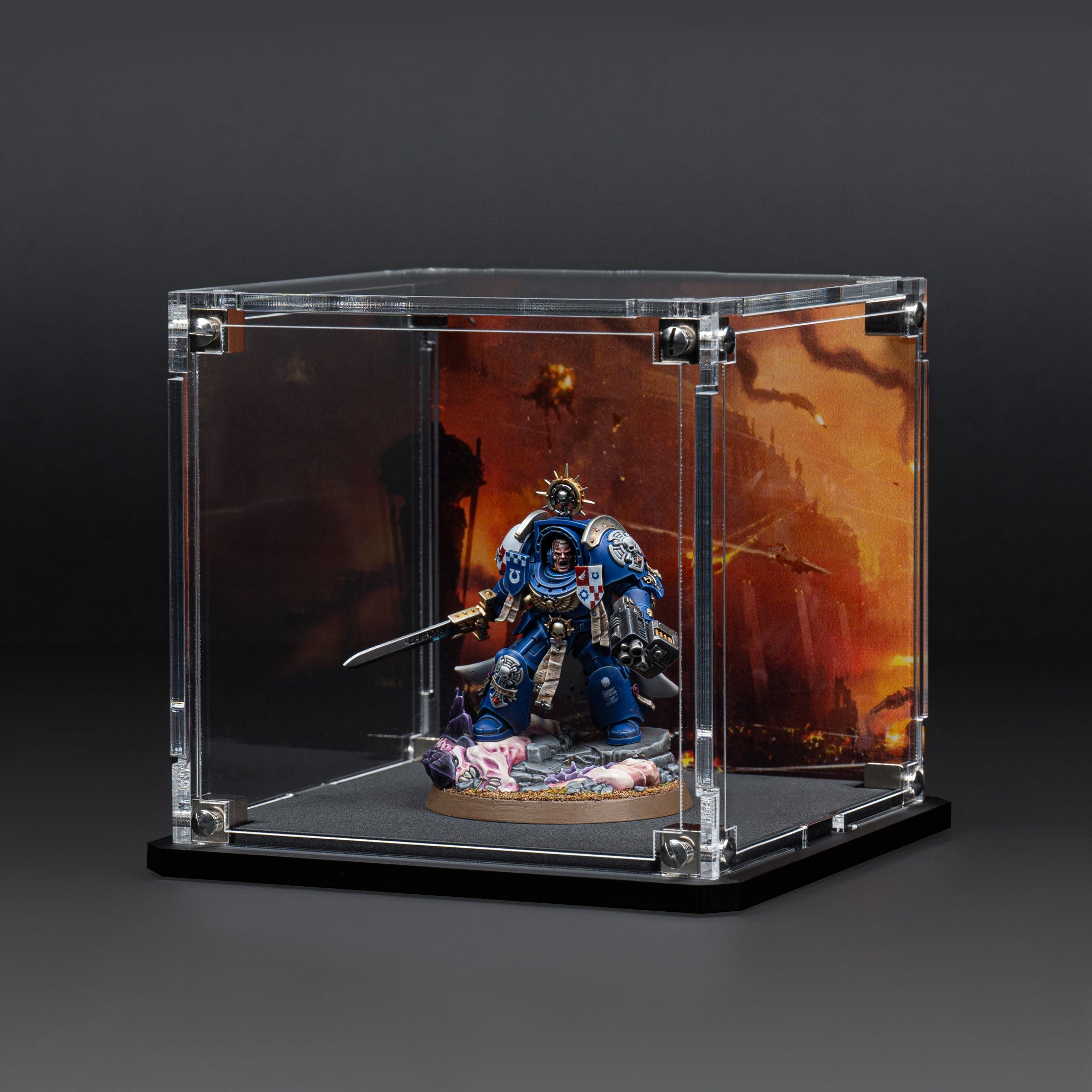Display Case for Warhammer® Miniature with Endless War Background