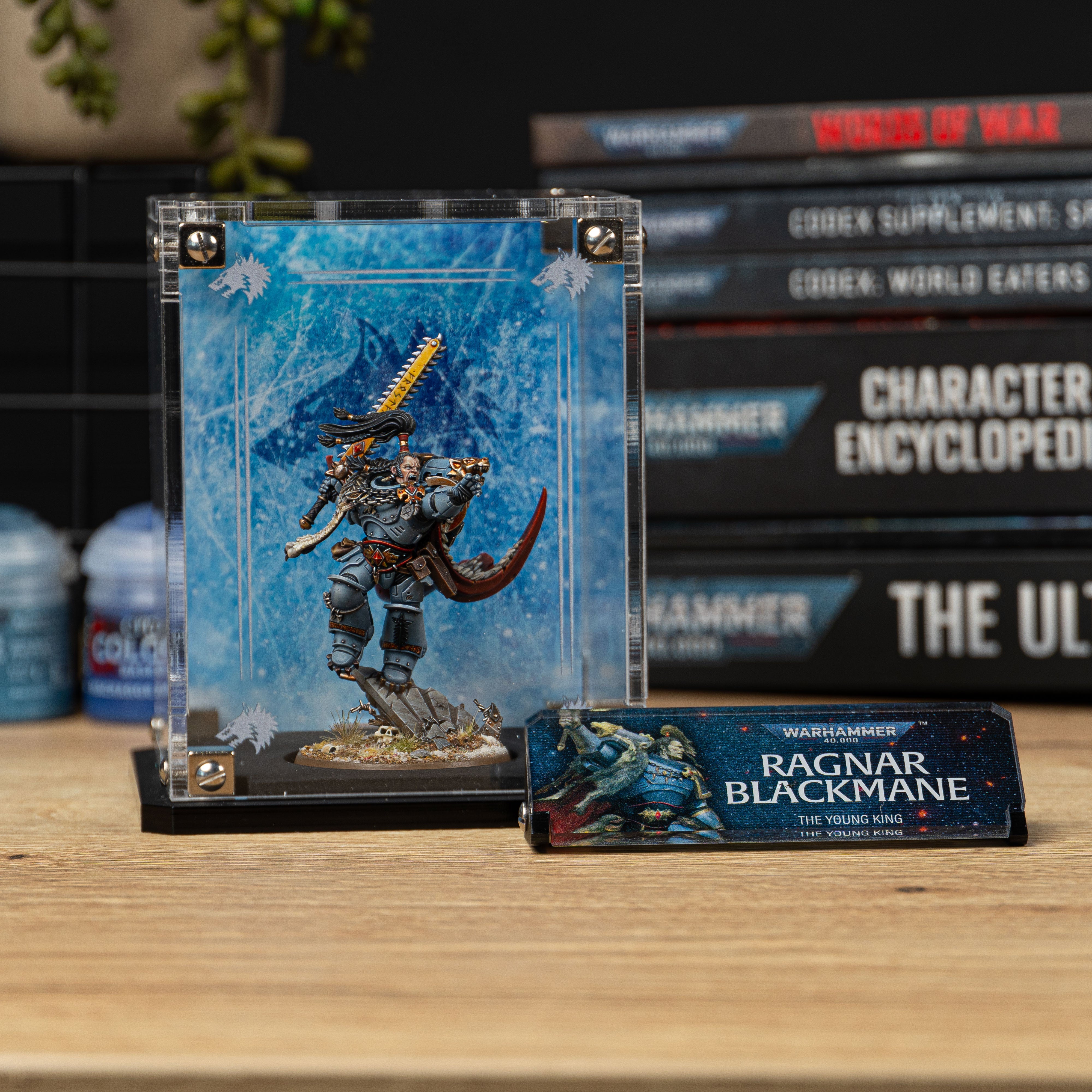 Display Case for Warhammer® 40,000 Ragnar Blackmane