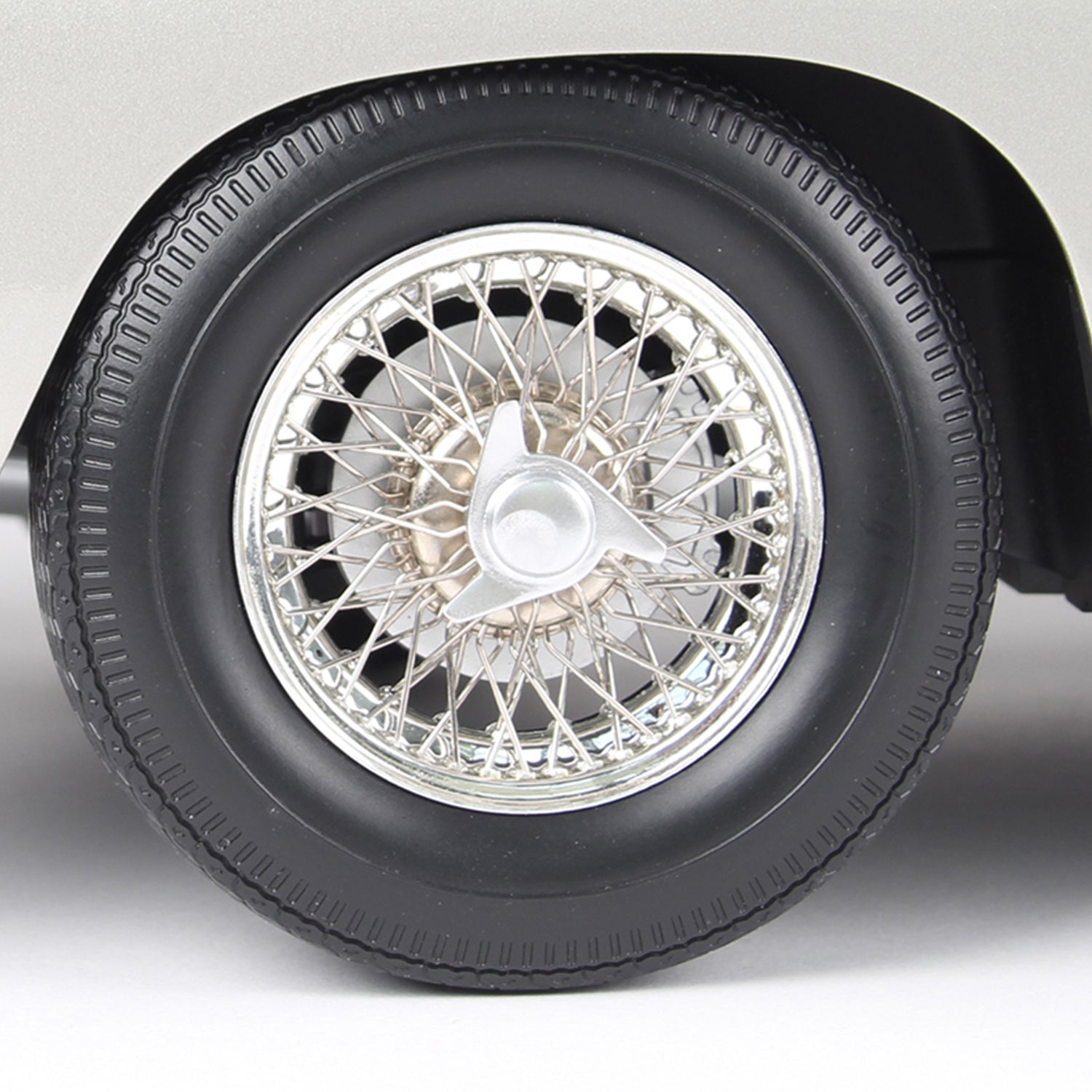 James Bond No Time To Die Aston Martin DB5 Model Car Kit - By Agora Models
