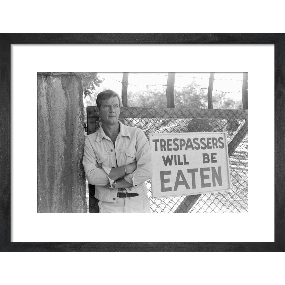 James Bond Live And Let Die Photo Framed Art Print - By King & McGaw