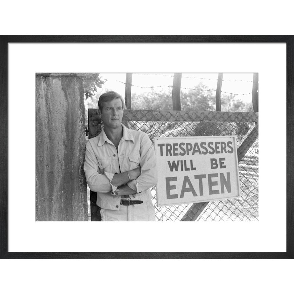 James Bond Live And Let Die Photo Framed Art Print - By King & McGaw