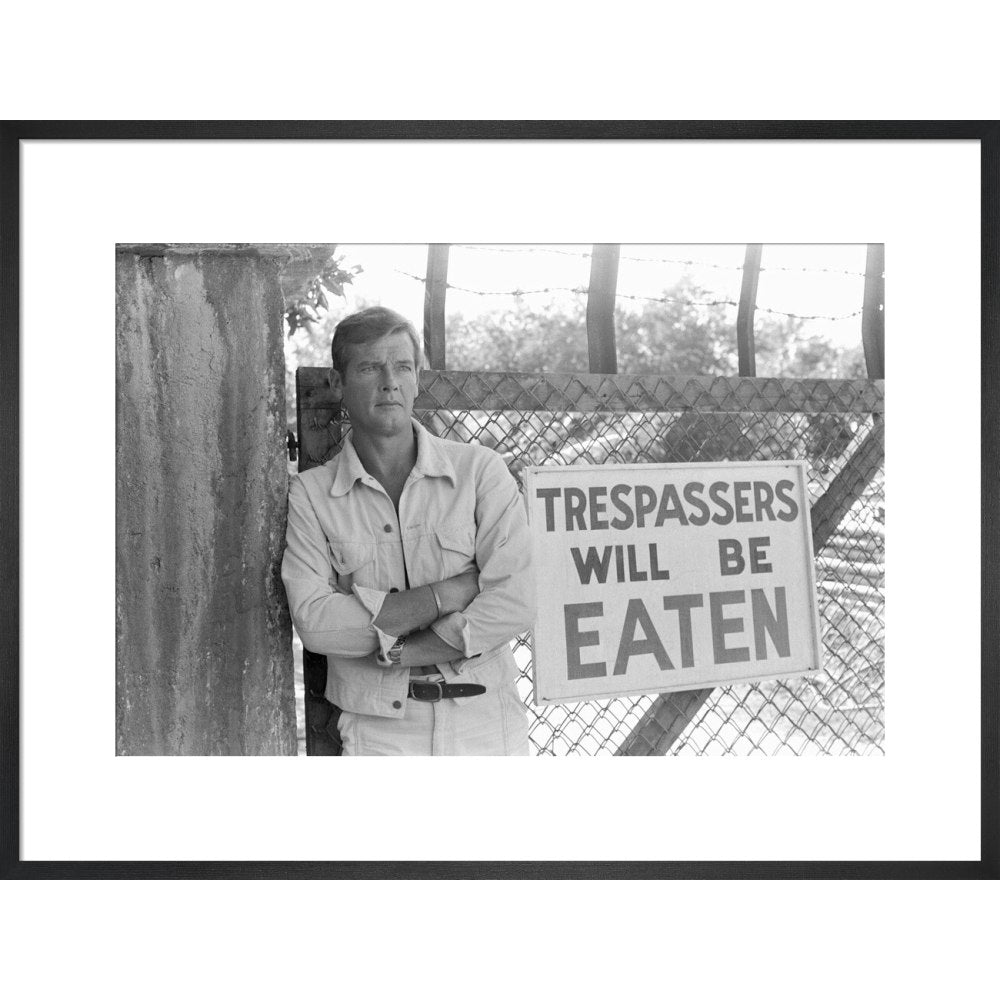 James Bond Live And Let Die Photo Framed Art Print - By King & McGaw