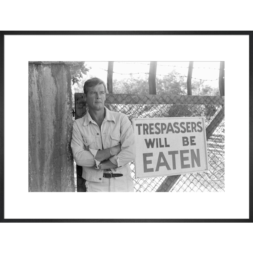 James Bond Live And Let Die Photo Framed Art Print - By King & McGaw