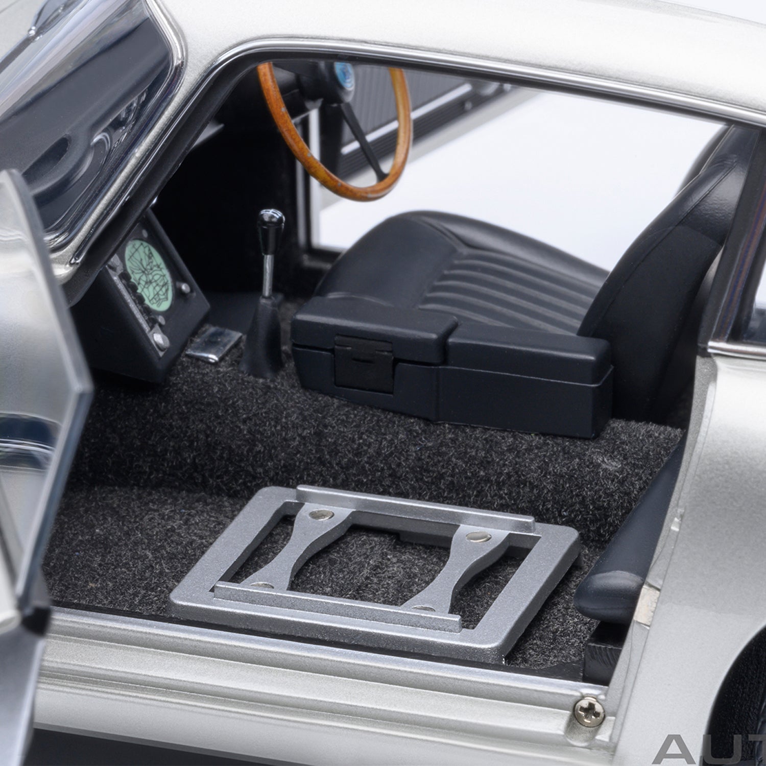 James Bond Aston Martin DB5 Model Car - Goldfinger Edition - By AUTOart