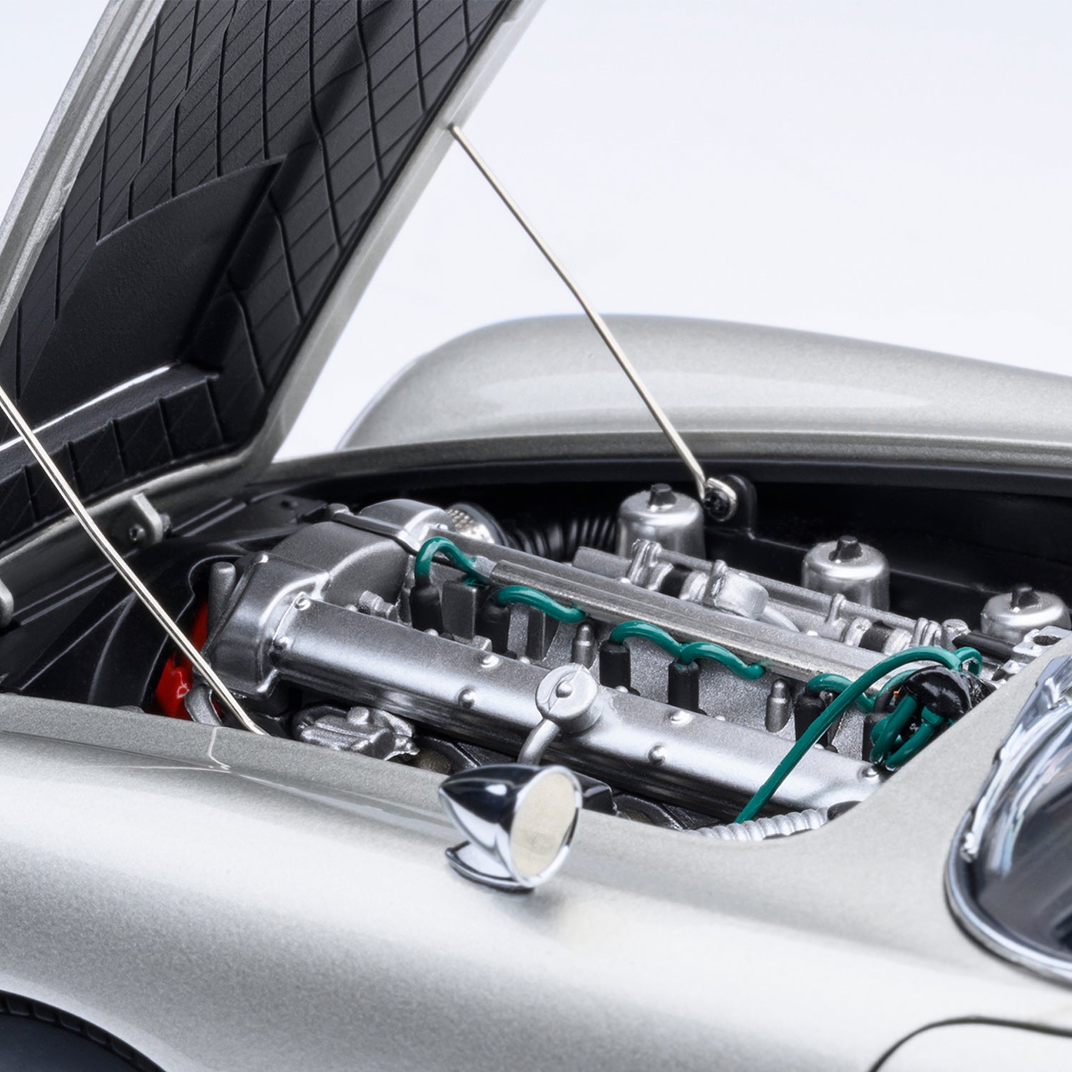 James Bond Aston Martin DB5 Model Car - Goldfinger Edition - By AUTOart