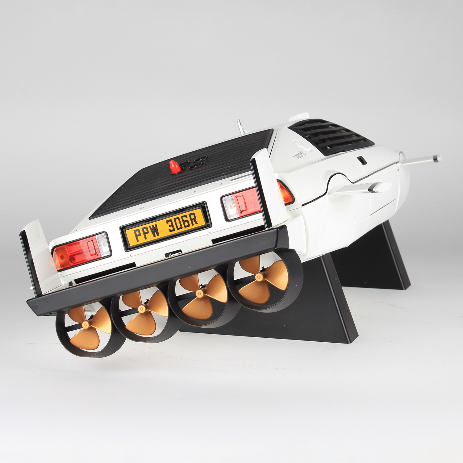 James Bond The Spy Who Loved Me Lotus Esprit Model Car Kit - Collector's Numbered Edition - By Agora Models