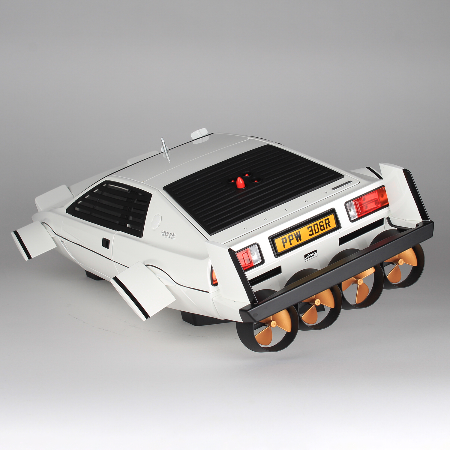 James Bond The Spy Who Loved Me Lotus Esprit Model Car Kit - Collector's Numbered Edition - By Agora Models
