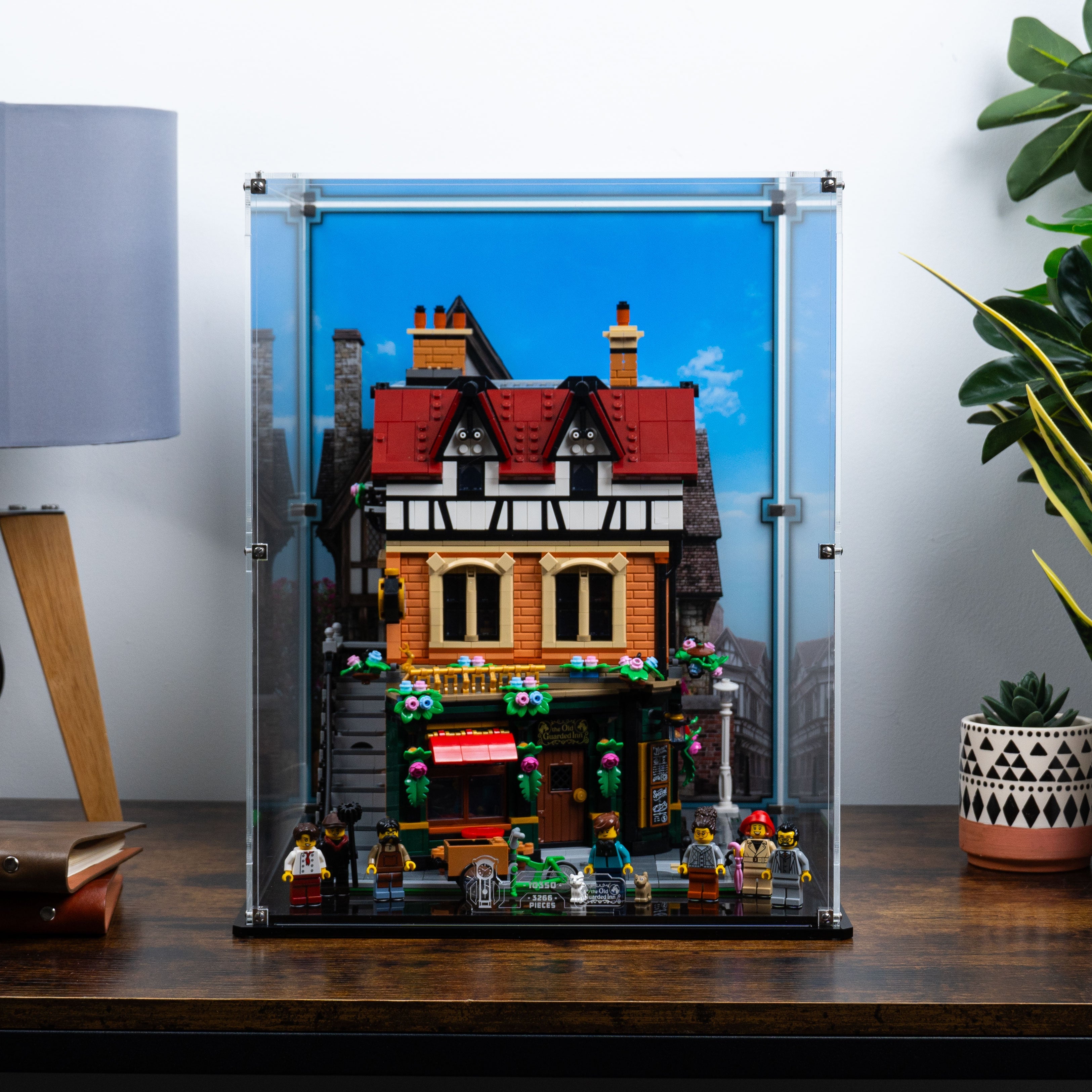 Display Case for LEGO® Icons: Tudor Corner (10350)