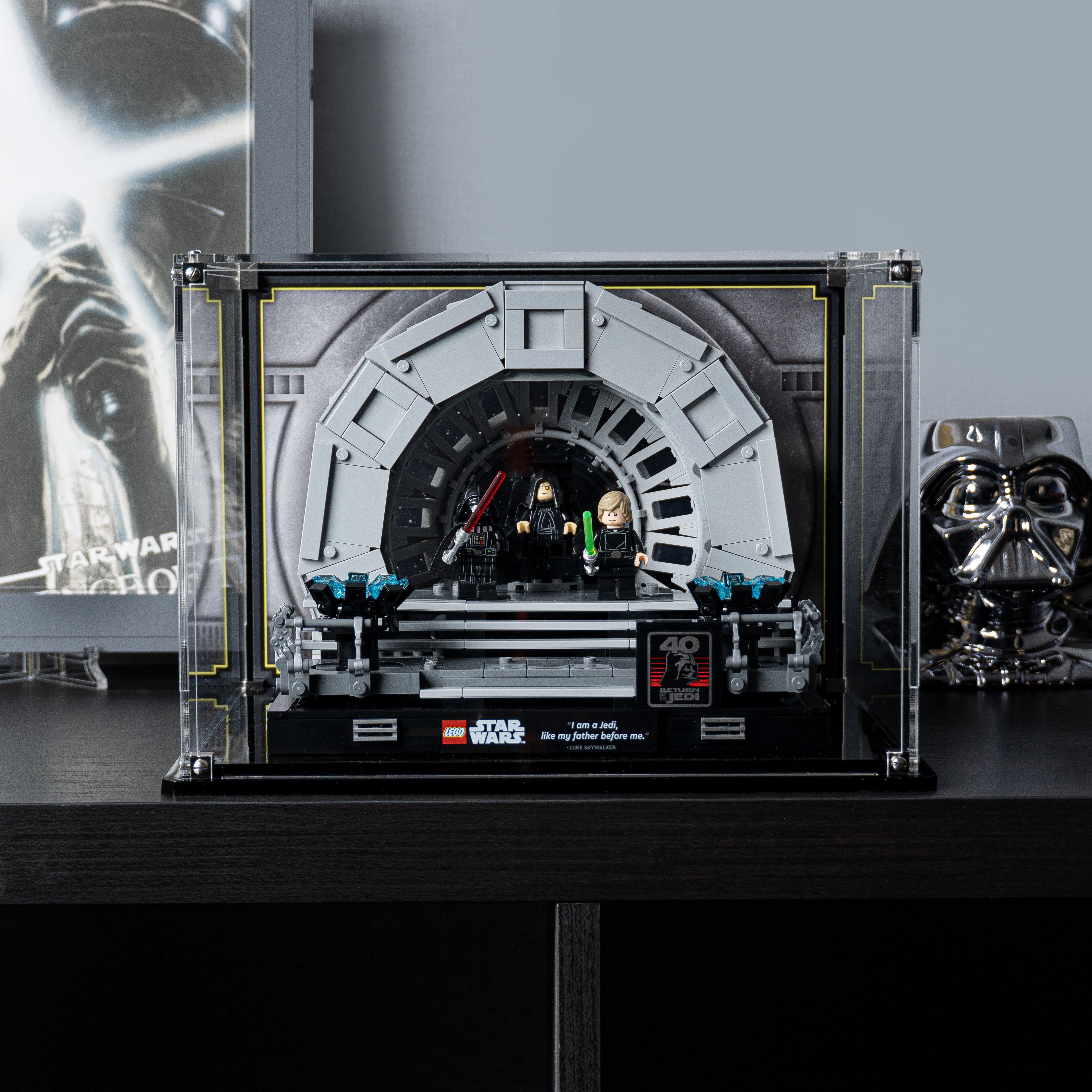 Display Case for LEGO® Star Wars: Emperor's Throne Room™ Diorama (75352)