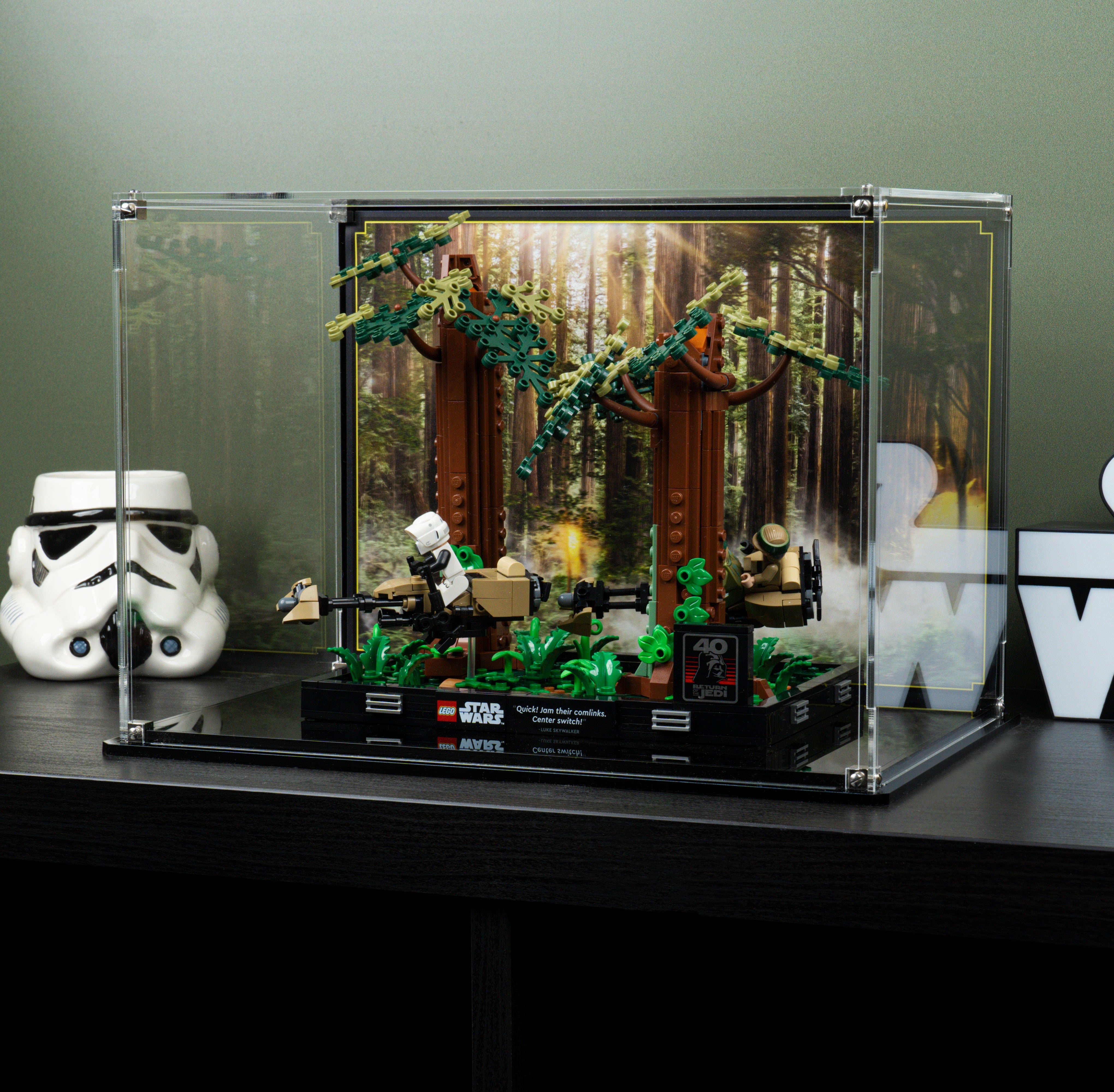 Display Case for LEGO® Star Wars: Endor™ Speeder Chase Diorama (75353)
