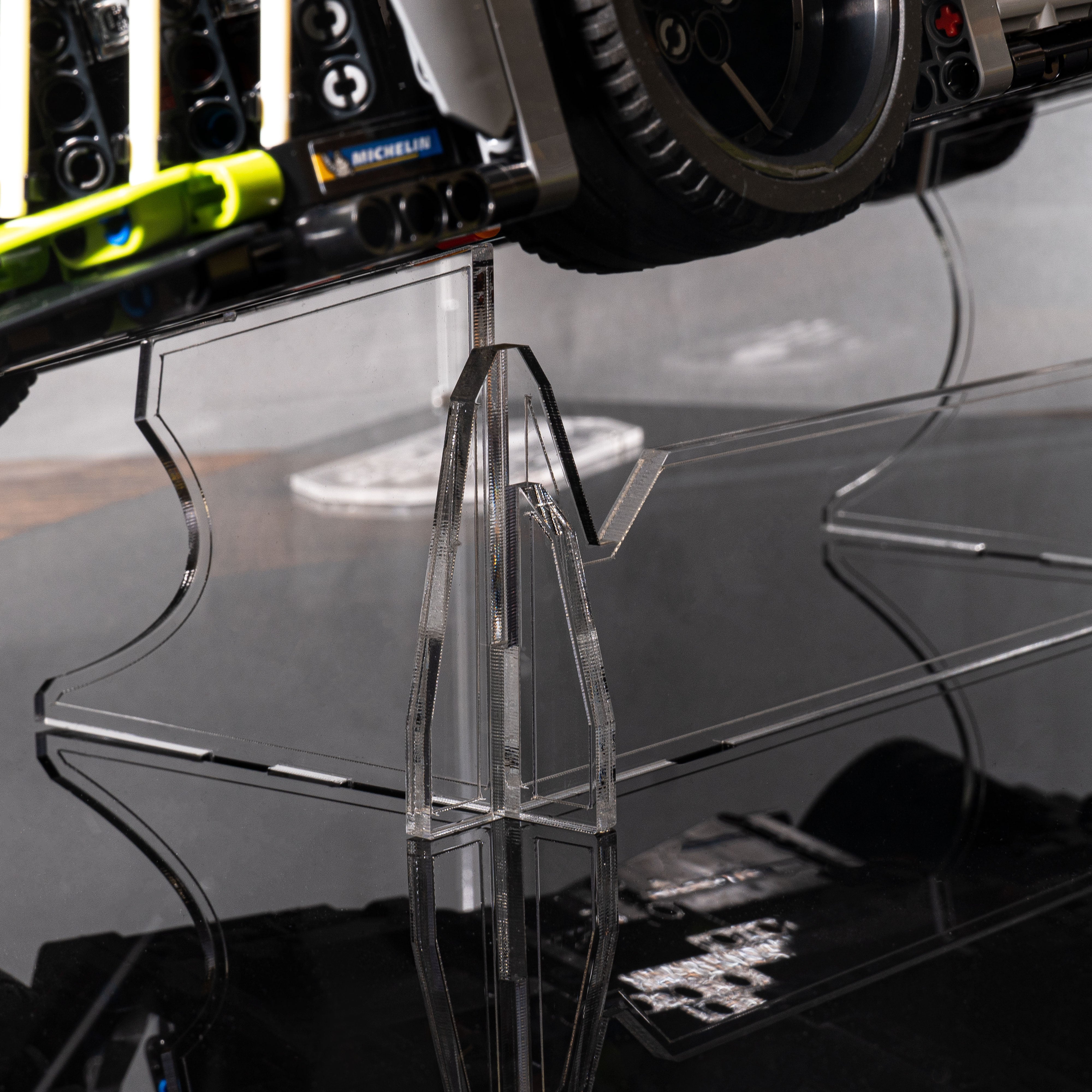 Display Case for LEGO® Technic: PEUGEOT 9X8 24H Le Mans Hybrid Hypercar (42156)
