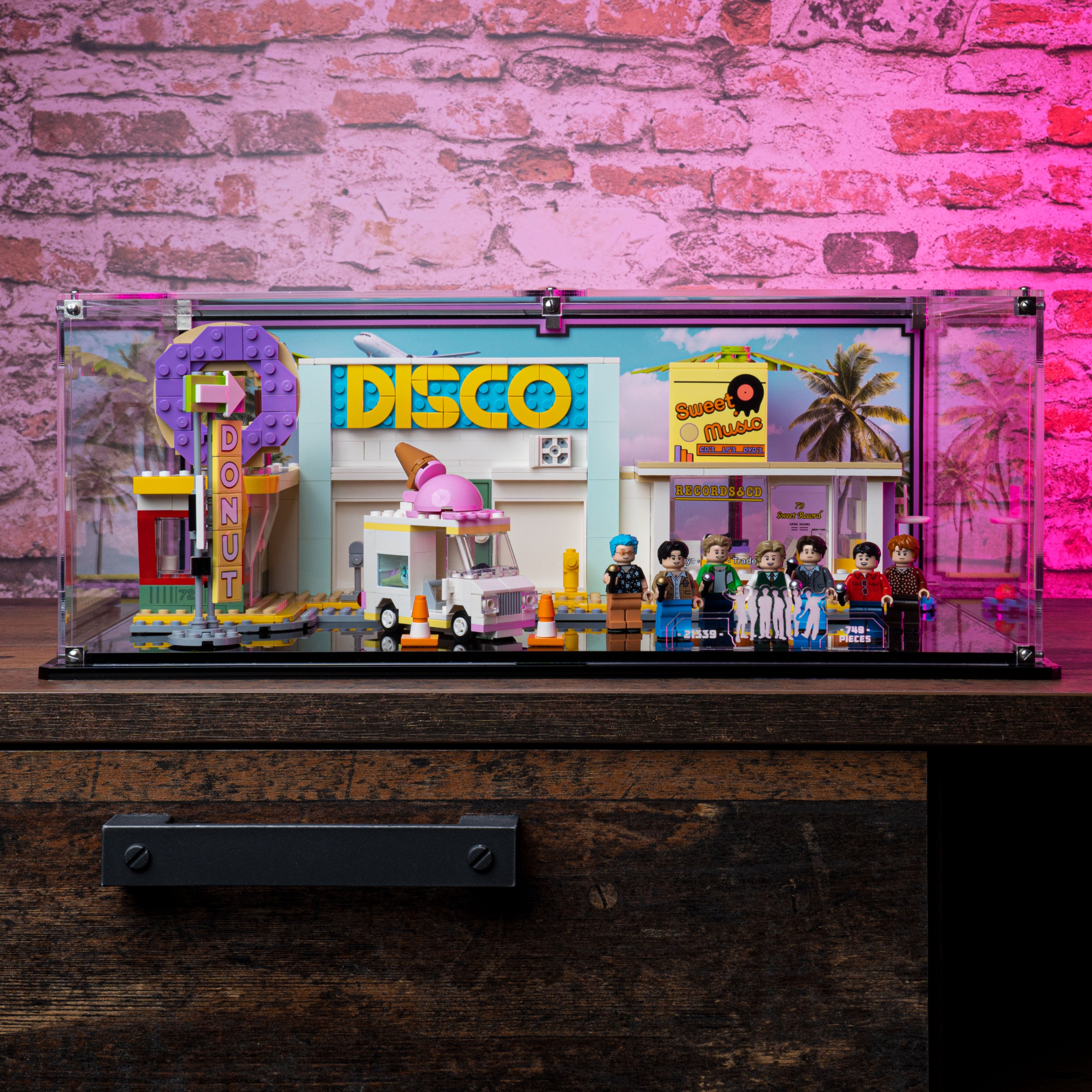 Display Case for LEGO® Ideas: BTS Dynamite (21339)