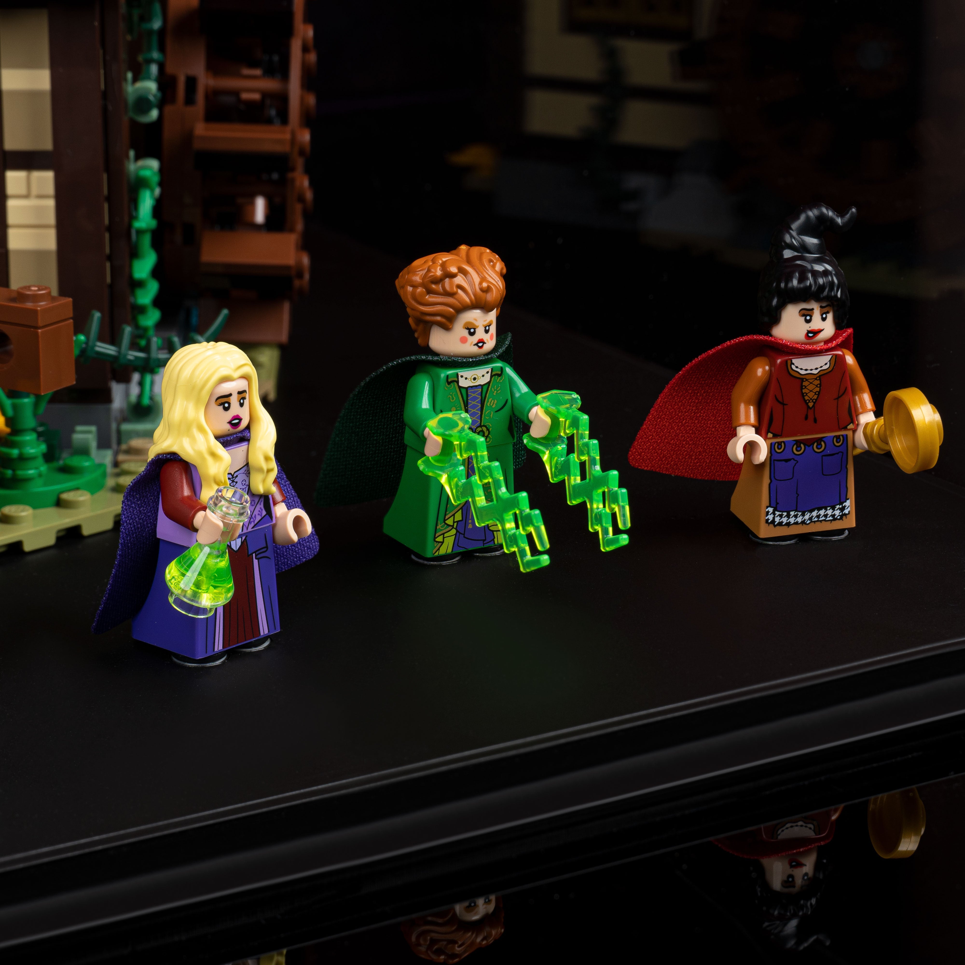 Limited Edition Display Case for LEGO® Ideas Disney Hocus Pocus: Sanderson Sisters' Cottage (21341)