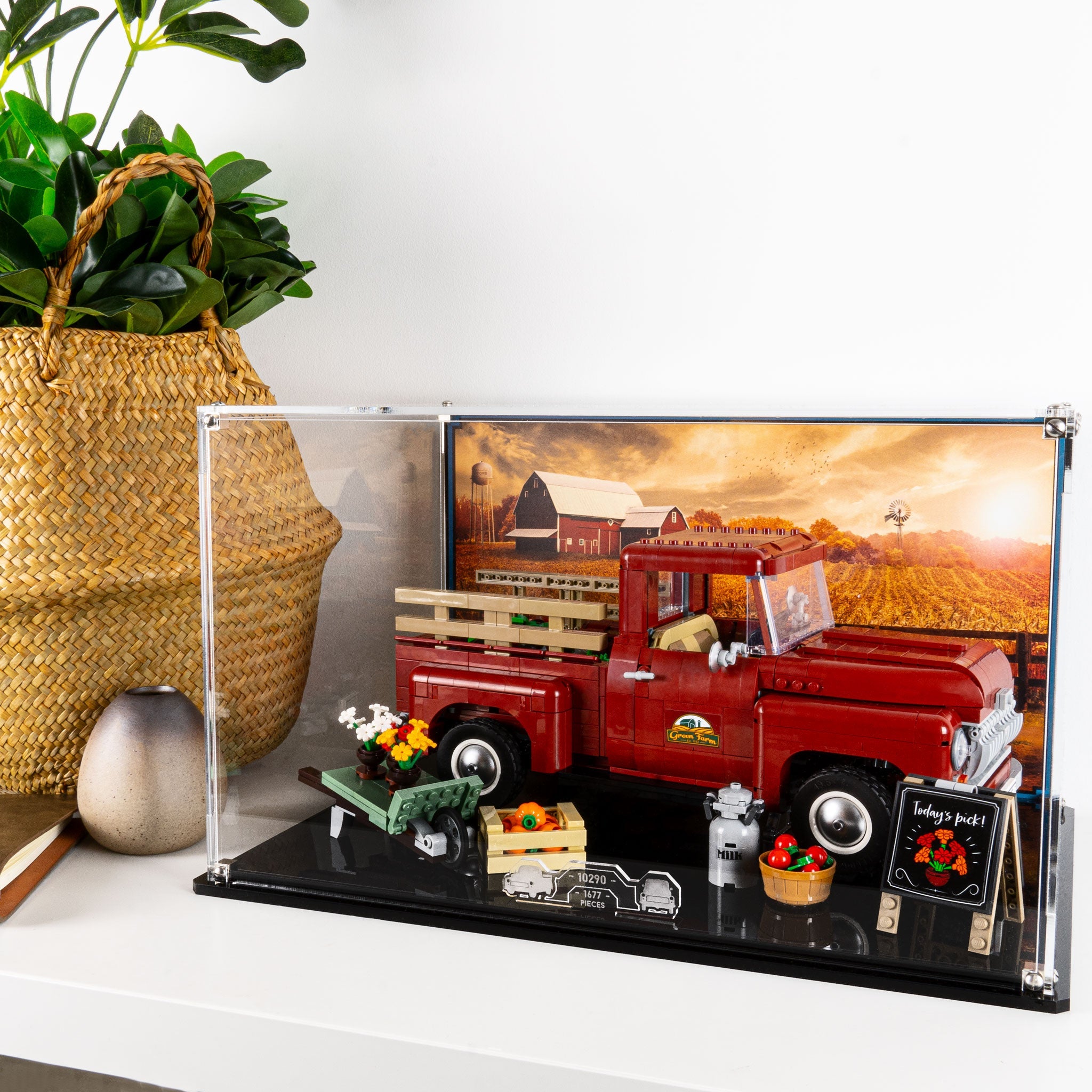 Display Case for LEGO® Creator: Pickup Truck (10290)