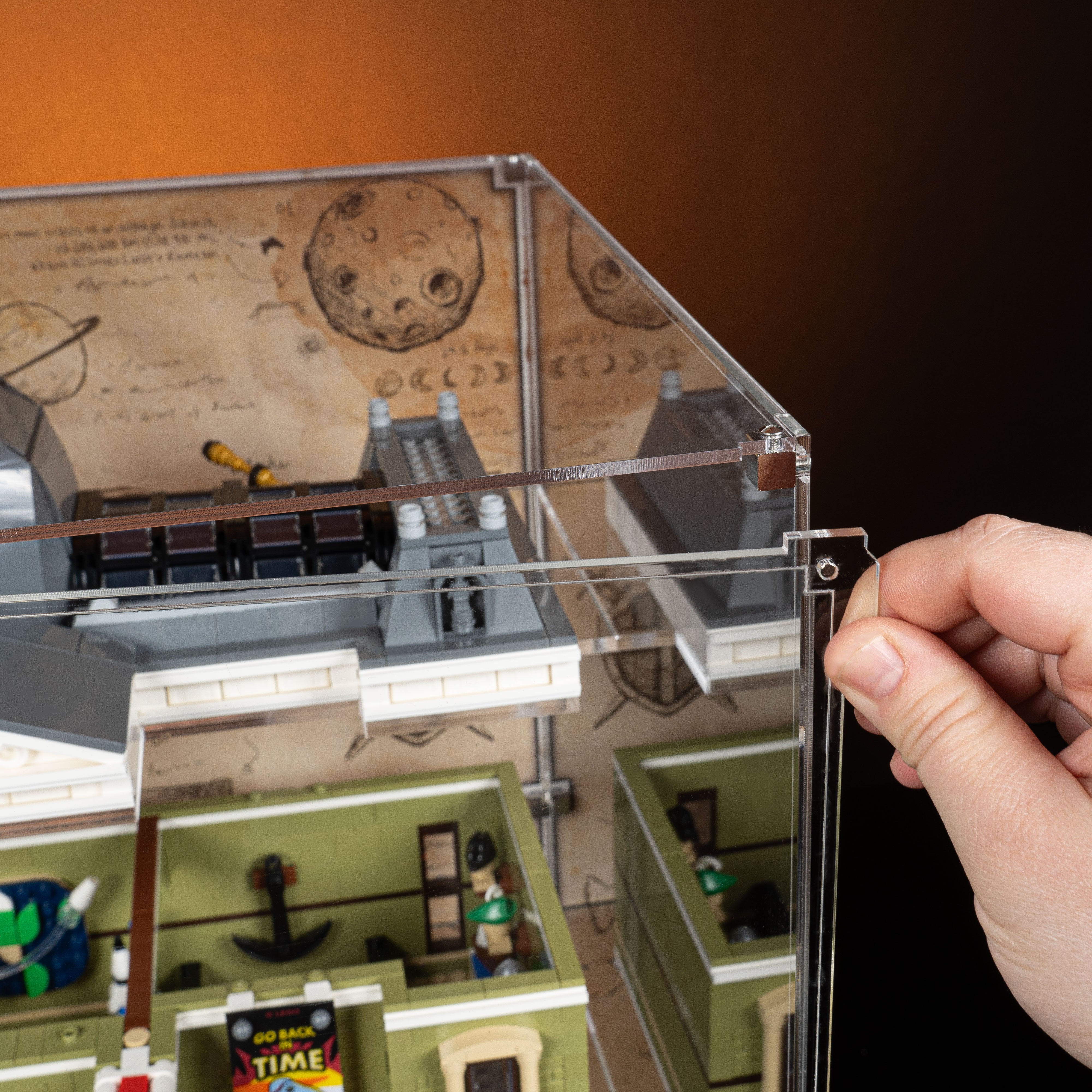 Limited Edition Display Case for LEGO® Icons: Natural History Museum (10326)