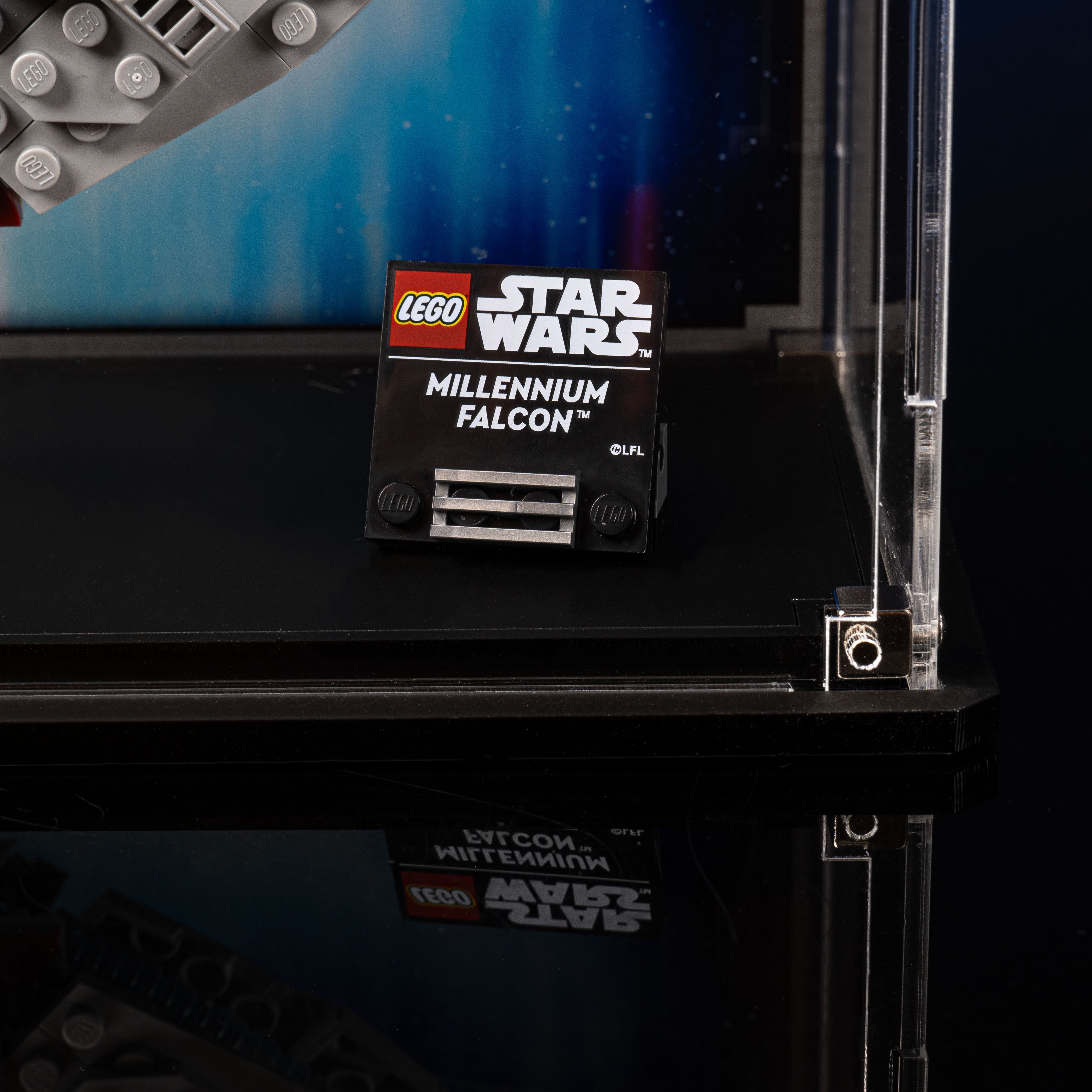 Limited Edition Vertical Display Case with Stand for LEGO® Star Wars™ Midi Scale Millennium Falcon™ (75375)