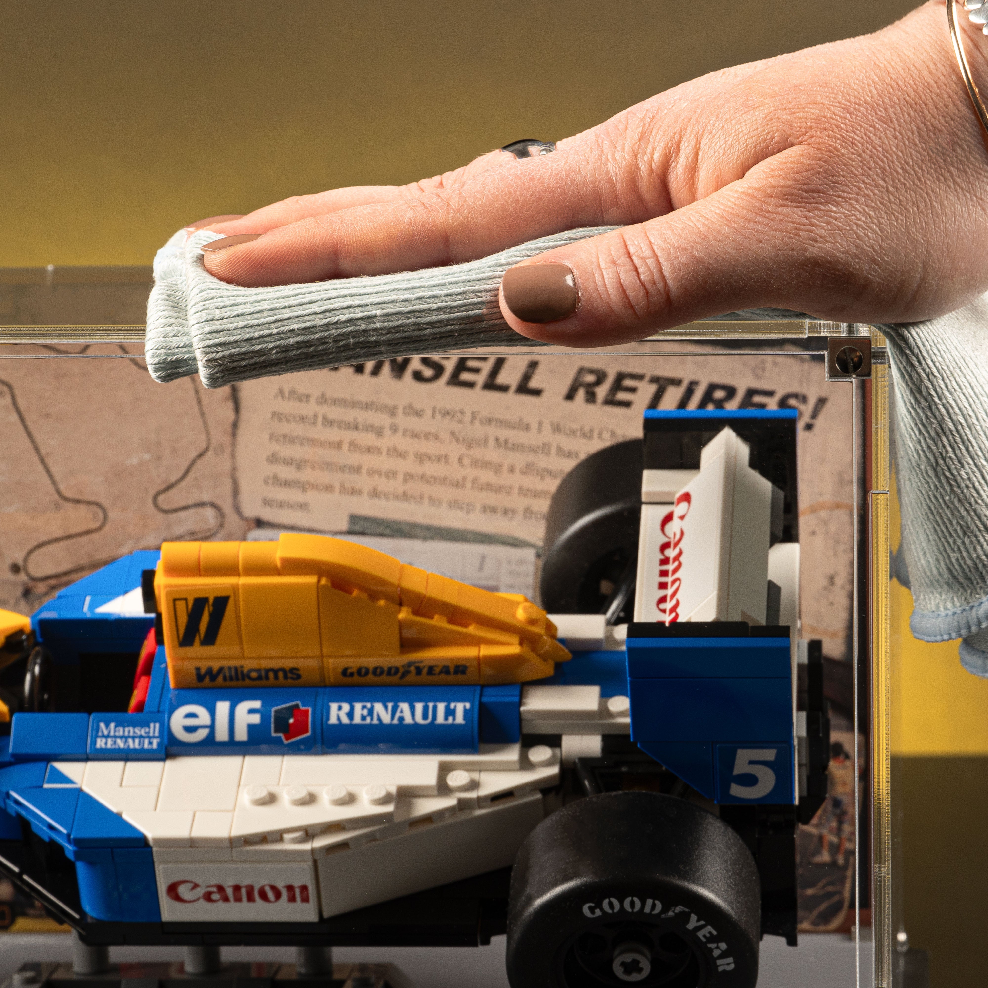 Limited Edition Display Case for LEGO® Icons: Williams Racing FW14B & Nigel Mansell (10353)