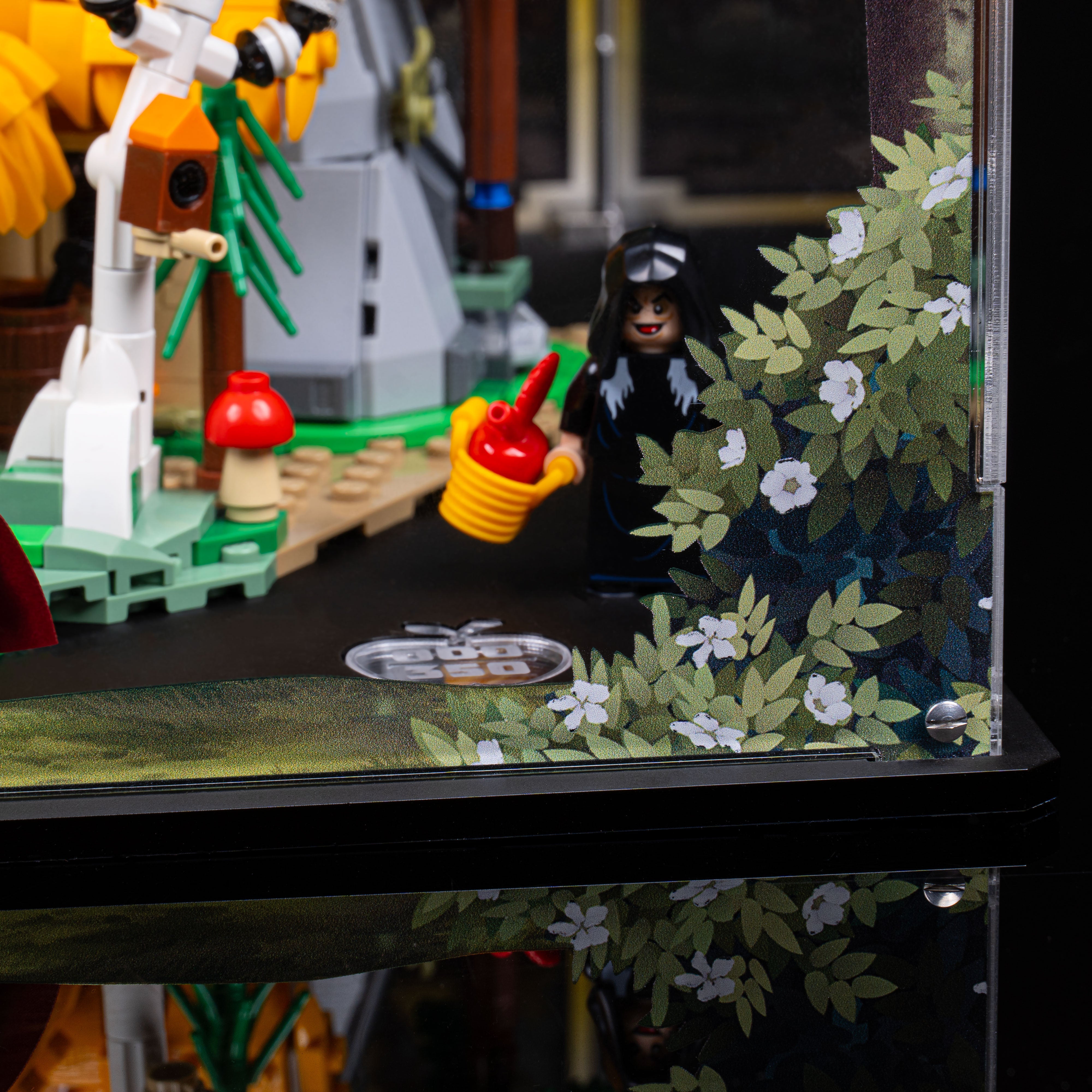 Limited Edition Display Case for LEGO® Snow White and the Seven Dwarfs' Cottage (43242)