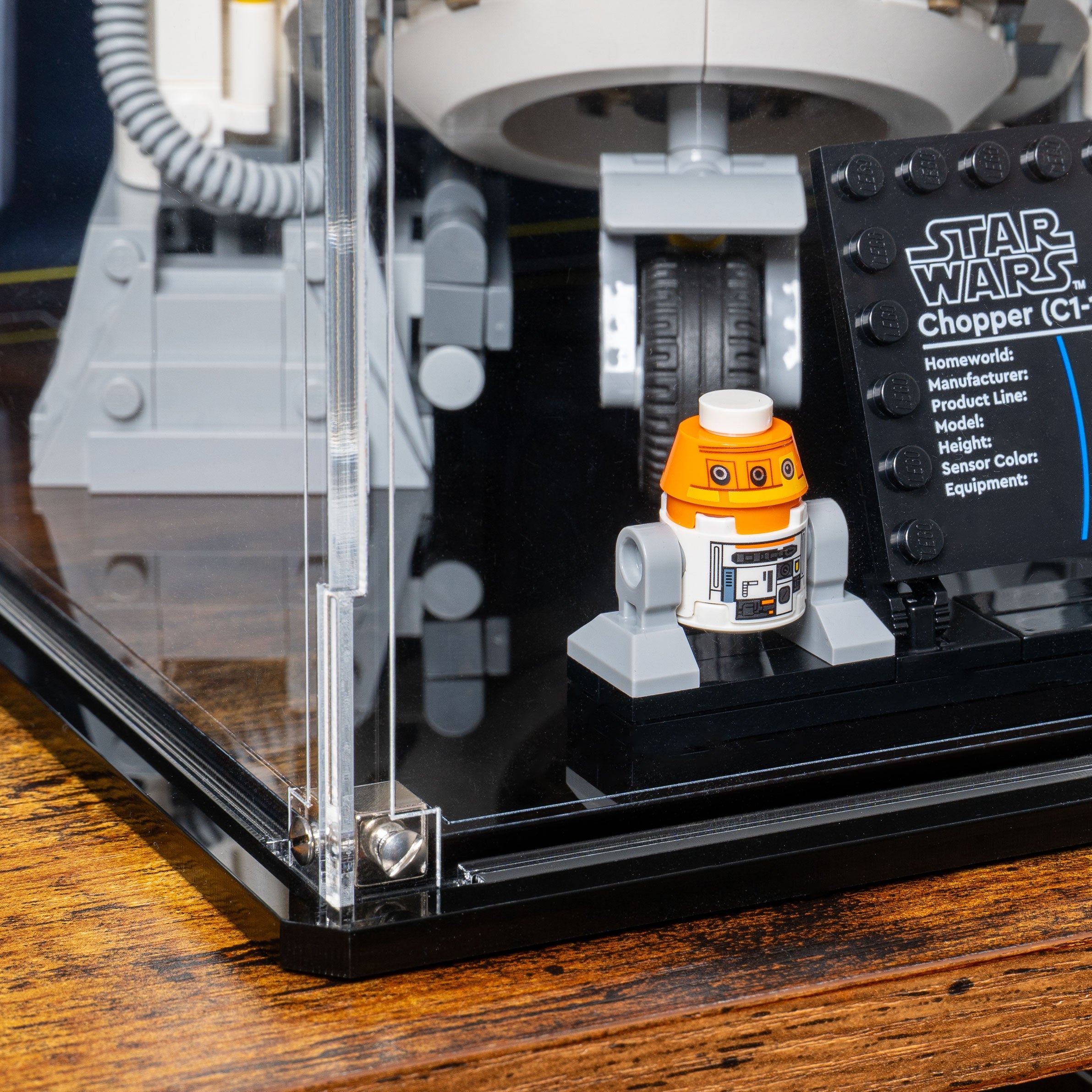 Display Case for LEGO® Star Wars: Chopper (C1-10P) Astromech Droid (75416)