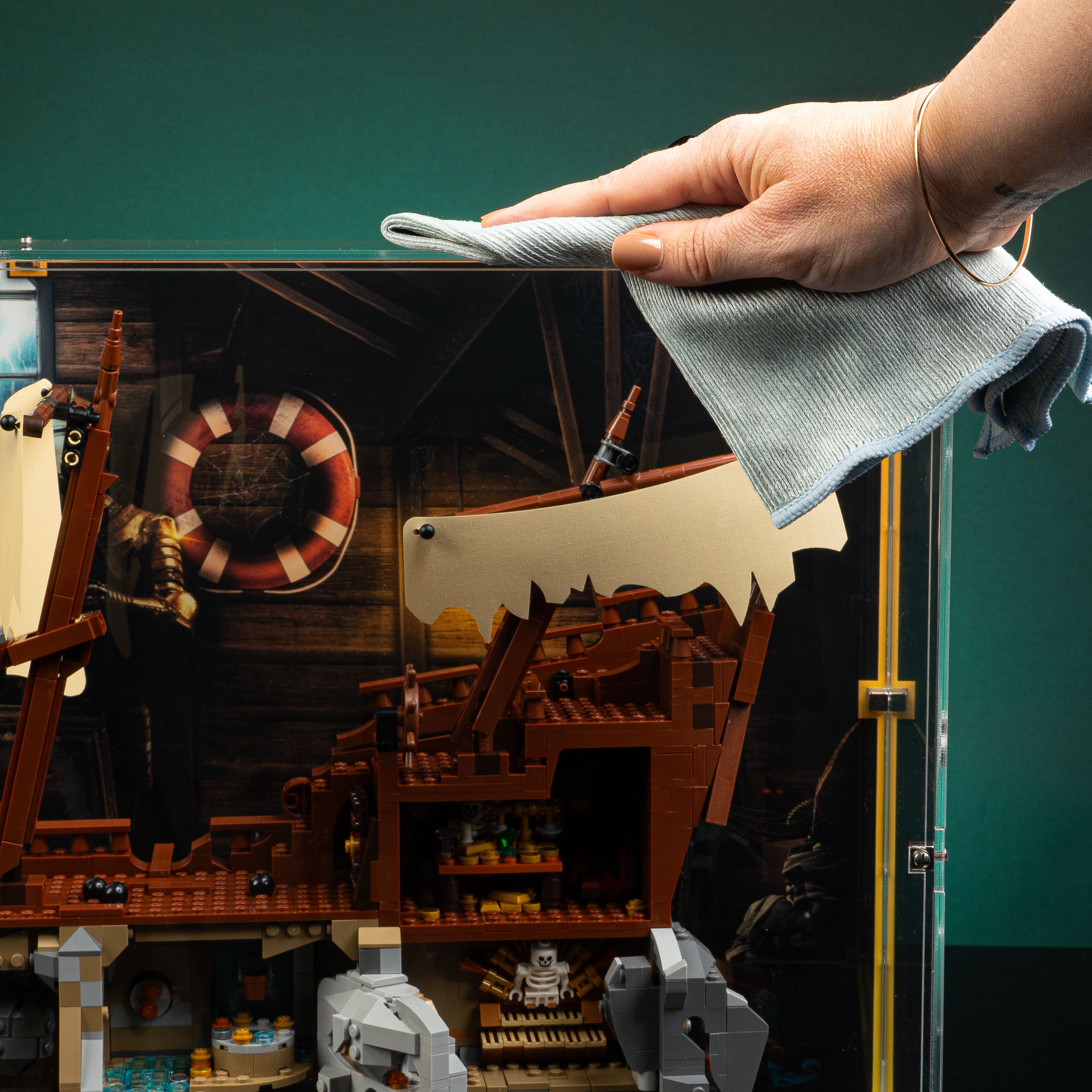 Limited Edition Display Case for LEGO® Ideas: The Goonies (21363)