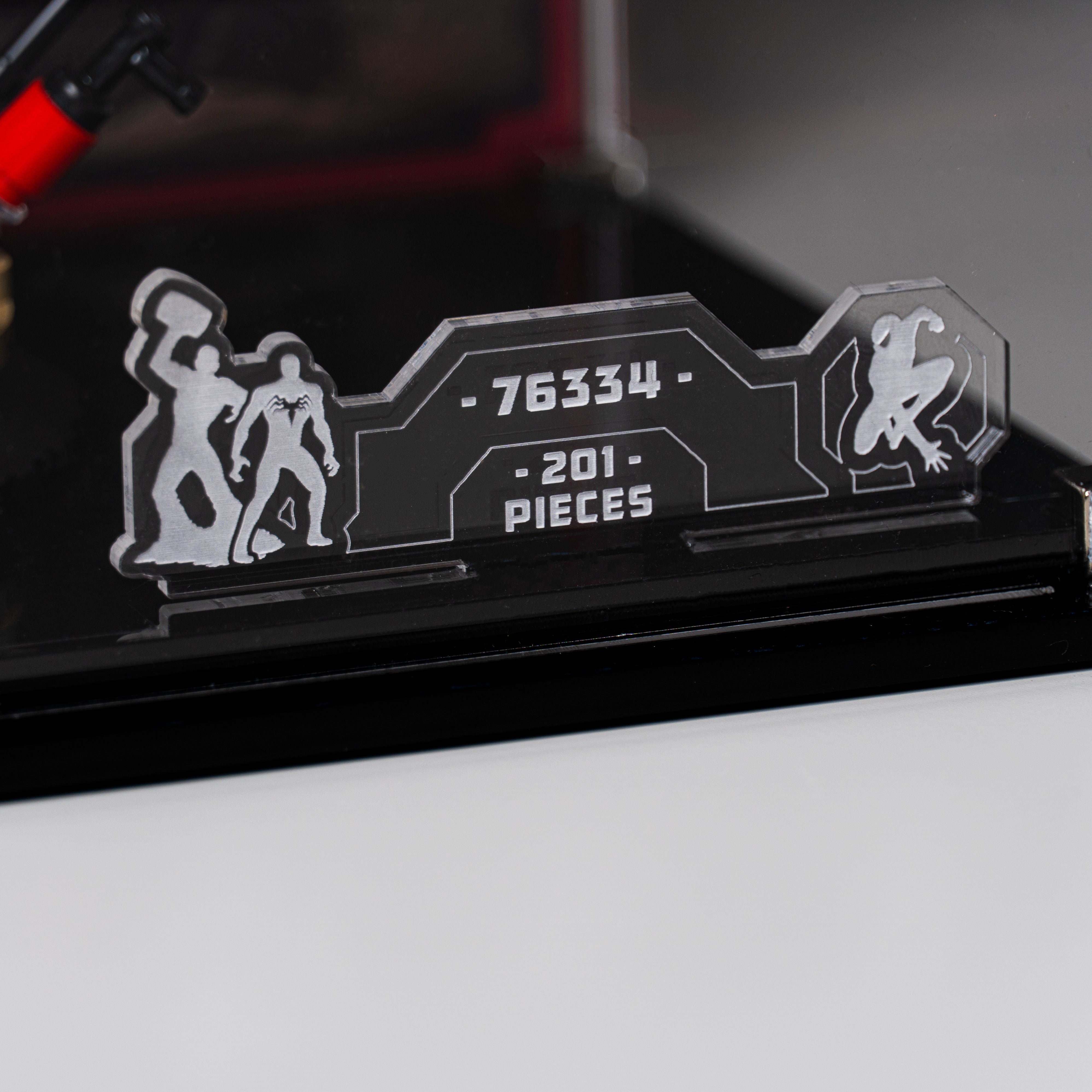 Display Case for LEGO® Marvel: Epic Battle: Hulkbuster vs. The Hulk (76343)
