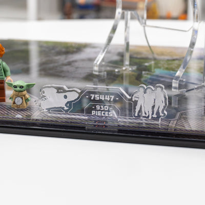 Display Case for LEGO® Star Wars™ The Razor Crest™ (75447)