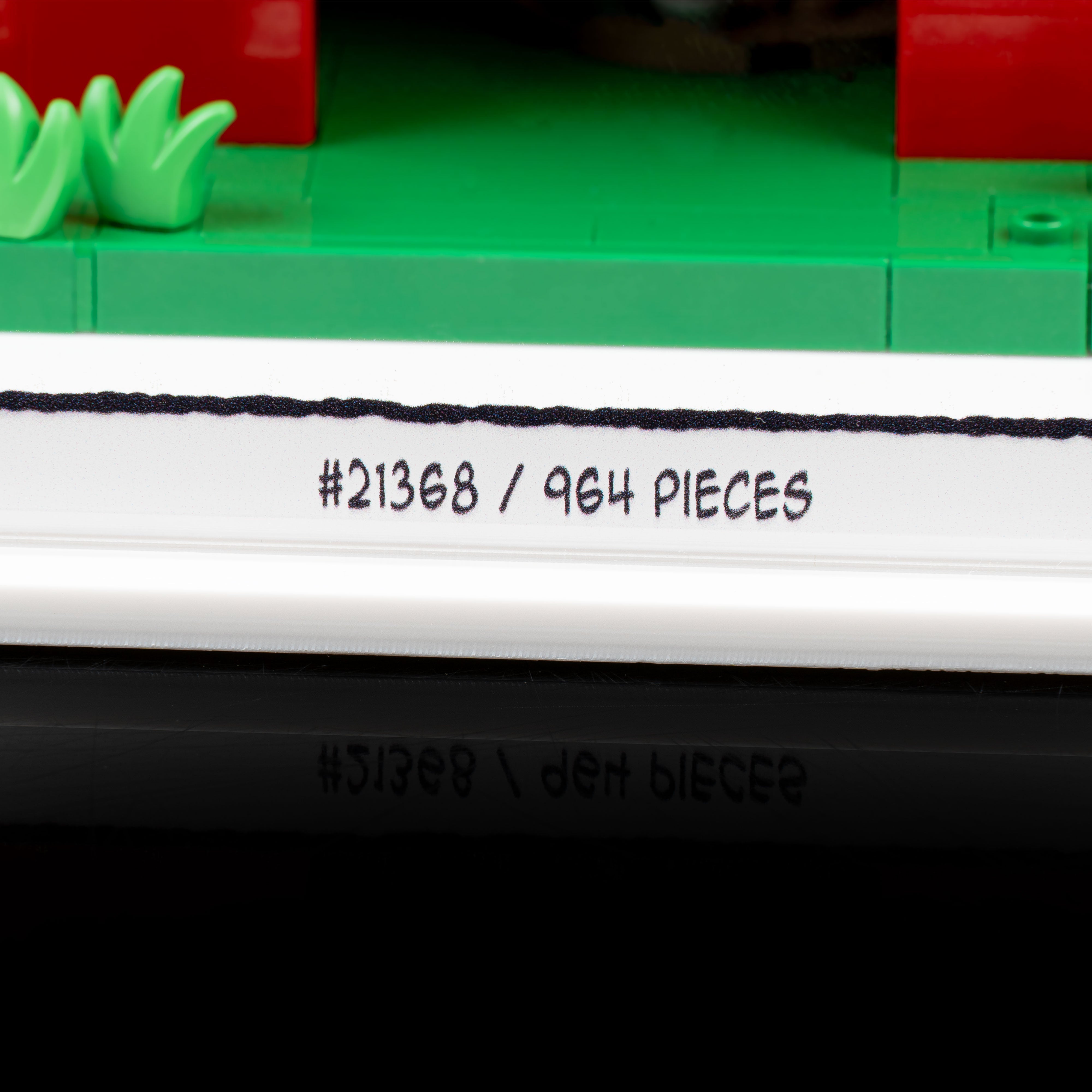 Limited Edition Display Case for LEGO® Ideas: Peanuts: Snoopy's Doghouse (21368)