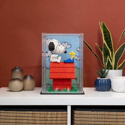 Display Case for LEGO® Ideas: Peanuts: Snoopy's Doghouse (21368)