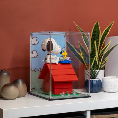 Display Case for LEGO® Ideas: Peanuts: Snoopy's Doghouse (21368)