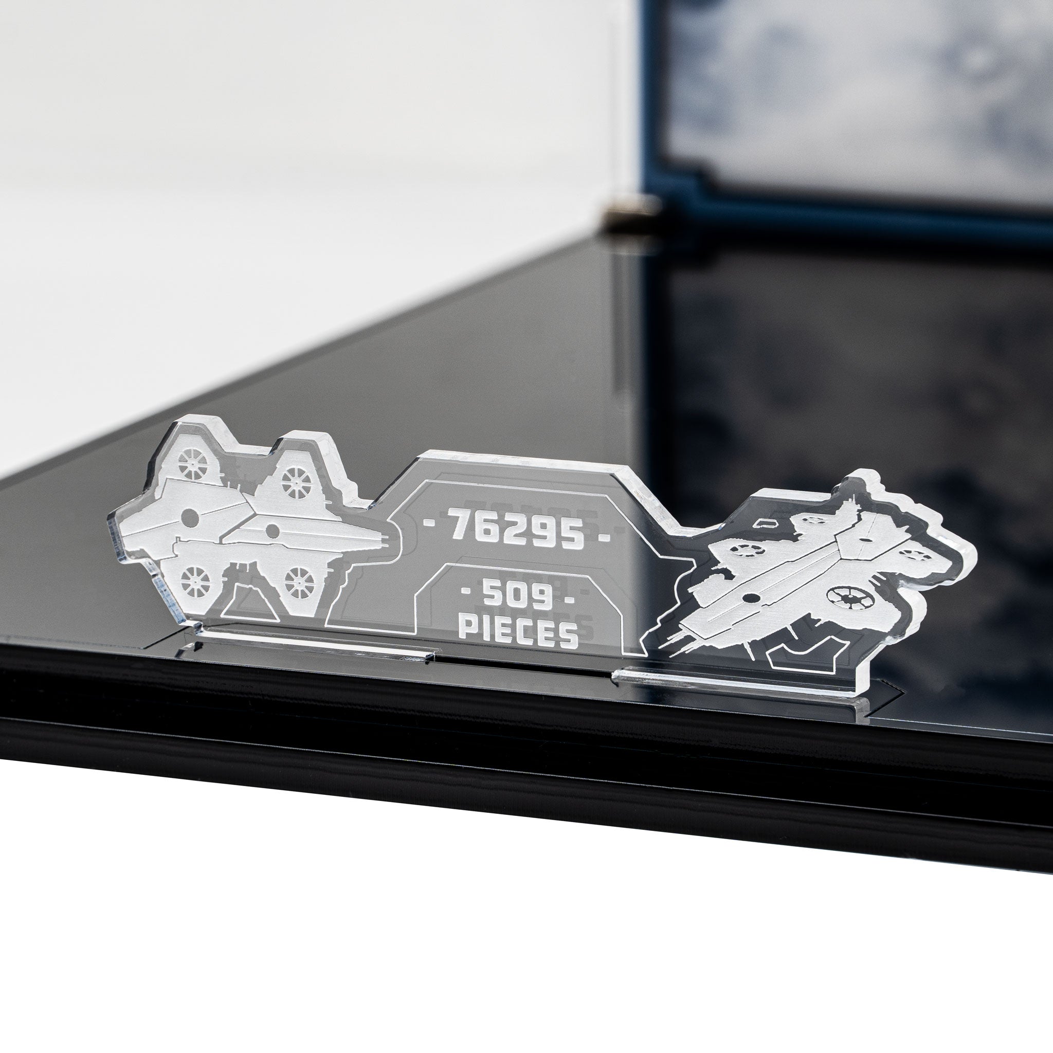 Display Case for LEGO® Marvel™ The Avengers Helicarrier (76295)