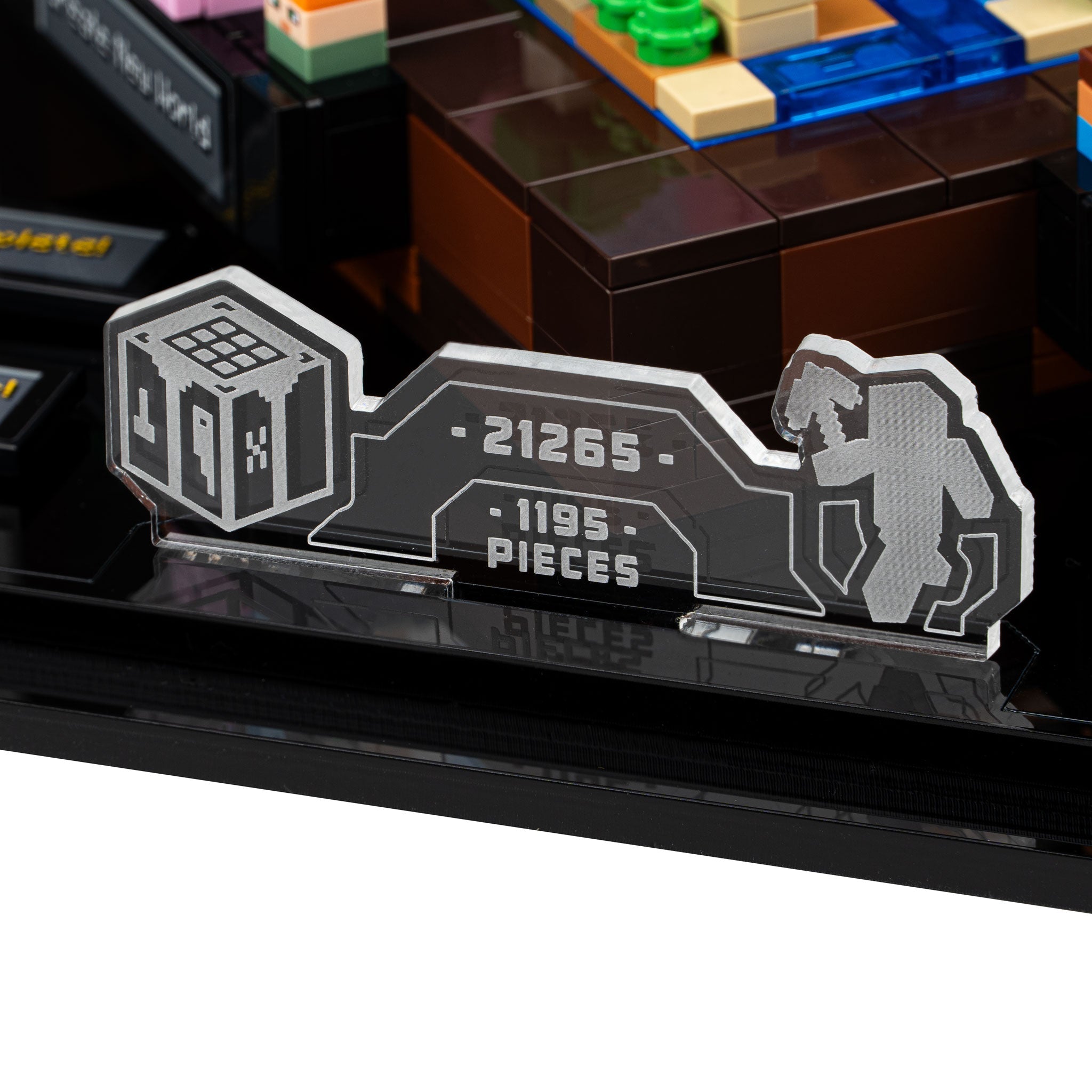 Display Case for LEGO® Minecraft™: Crafting Table (21265)