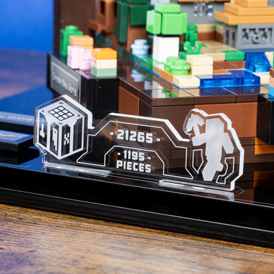 Display Case for LEGO® Minecraft™: Crafting Table (21265)